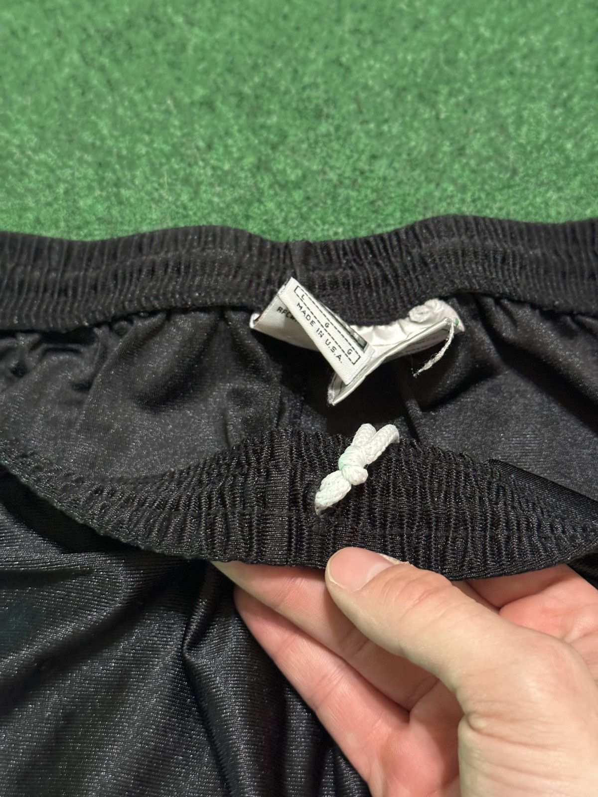 Nike Nike Vintage Black 90s Drawstring Gym Basketball Lrg Shorts Size US 30 / EU 46 - 3 Thumbnail