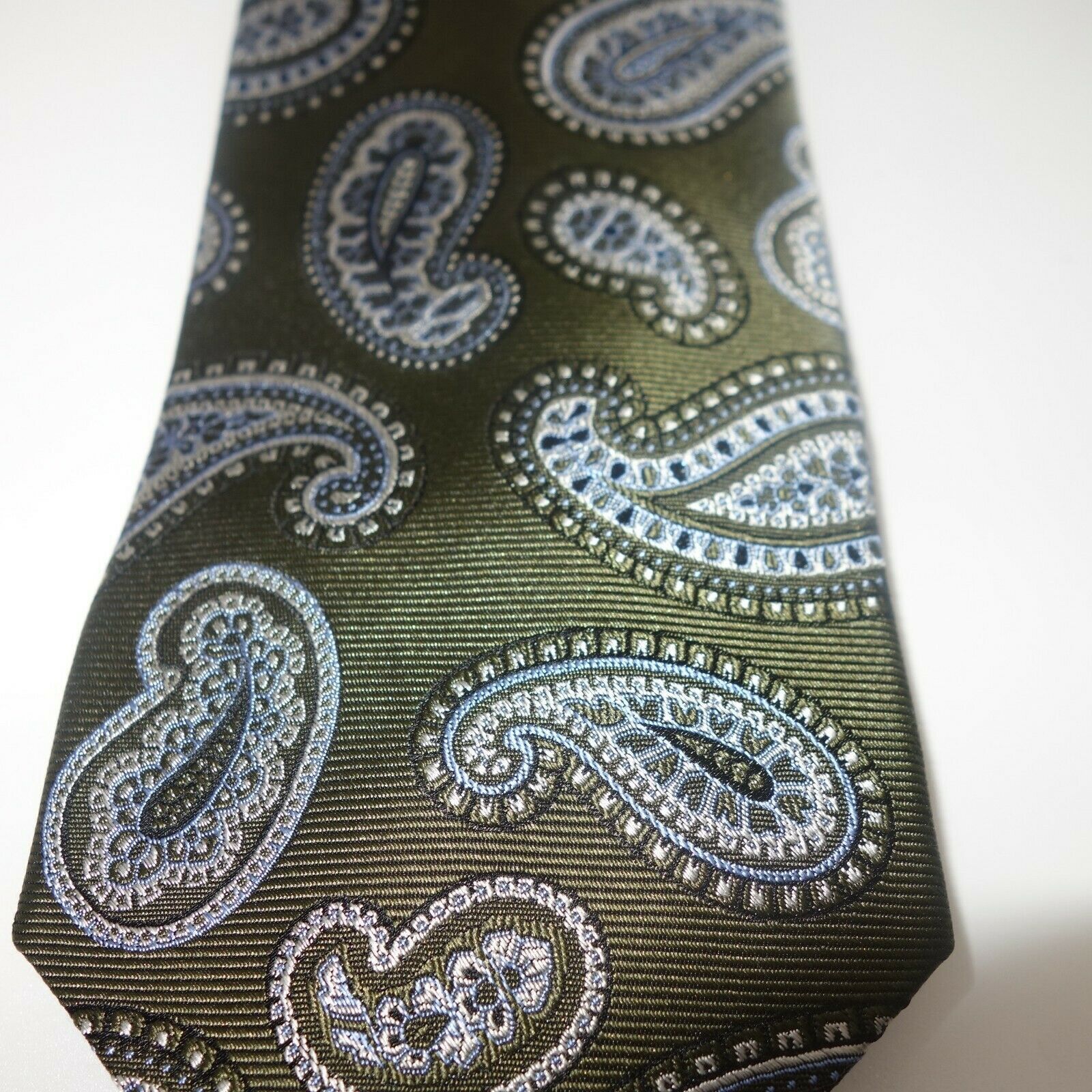 Jos. A. Bank Joseph A Bank Signature Green Blue White 100% Silk Tie Size ONE SIZE - 1 Thumbnail