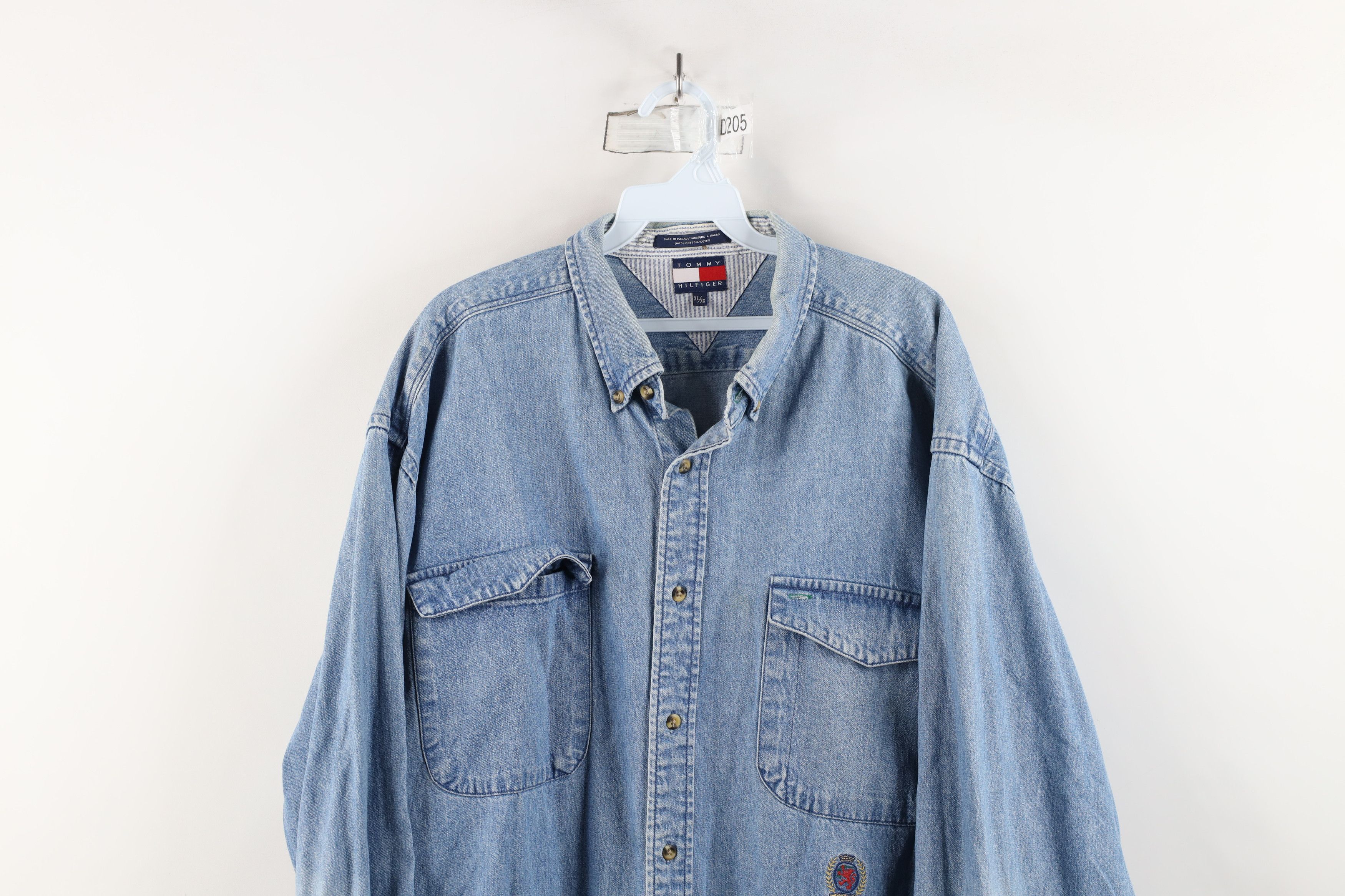 Tommy Hilfiger × Vintage Vintage 90s Tommy Hilfiger Board Denim Jean Button Shirt Size US XL / EU 56 / 4 - 2 Thumbnail