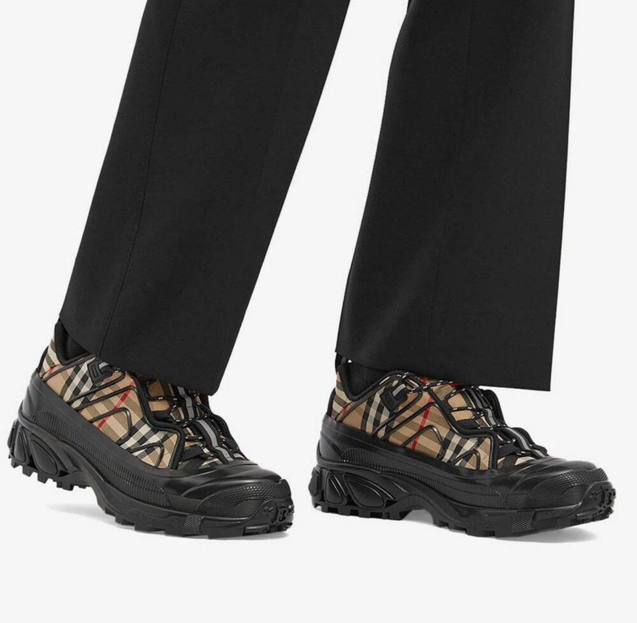 Burberry Burberry Arthur Vintage Check Sneakers size 40/us size 7 Size US 7 / EU 40 - 2 Thumbnail