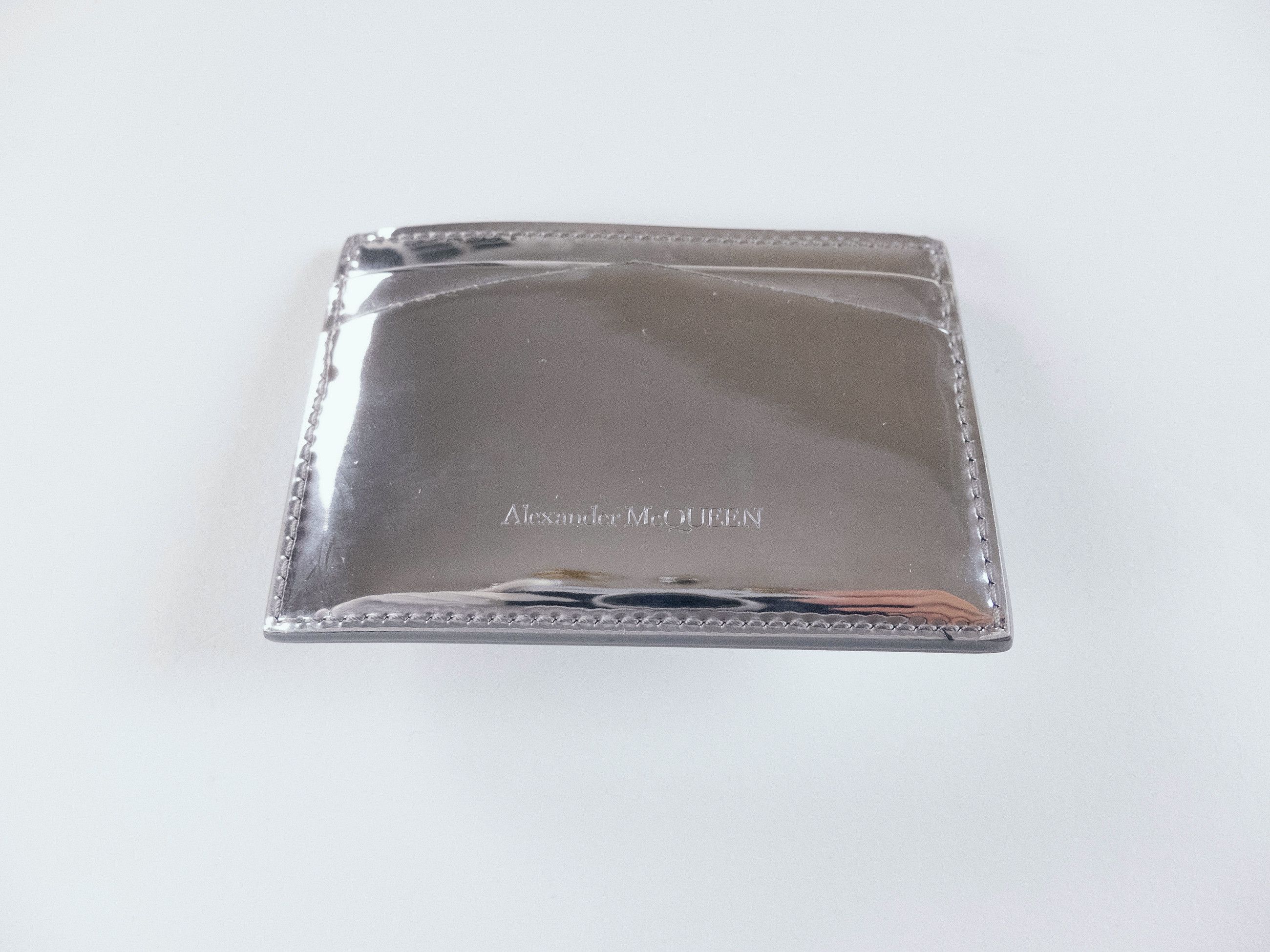 Alexander McQueen ALEXANDER MCQUEEN Skull reflective silver card holder q Size ONE SIZE - 2 Thumbnail