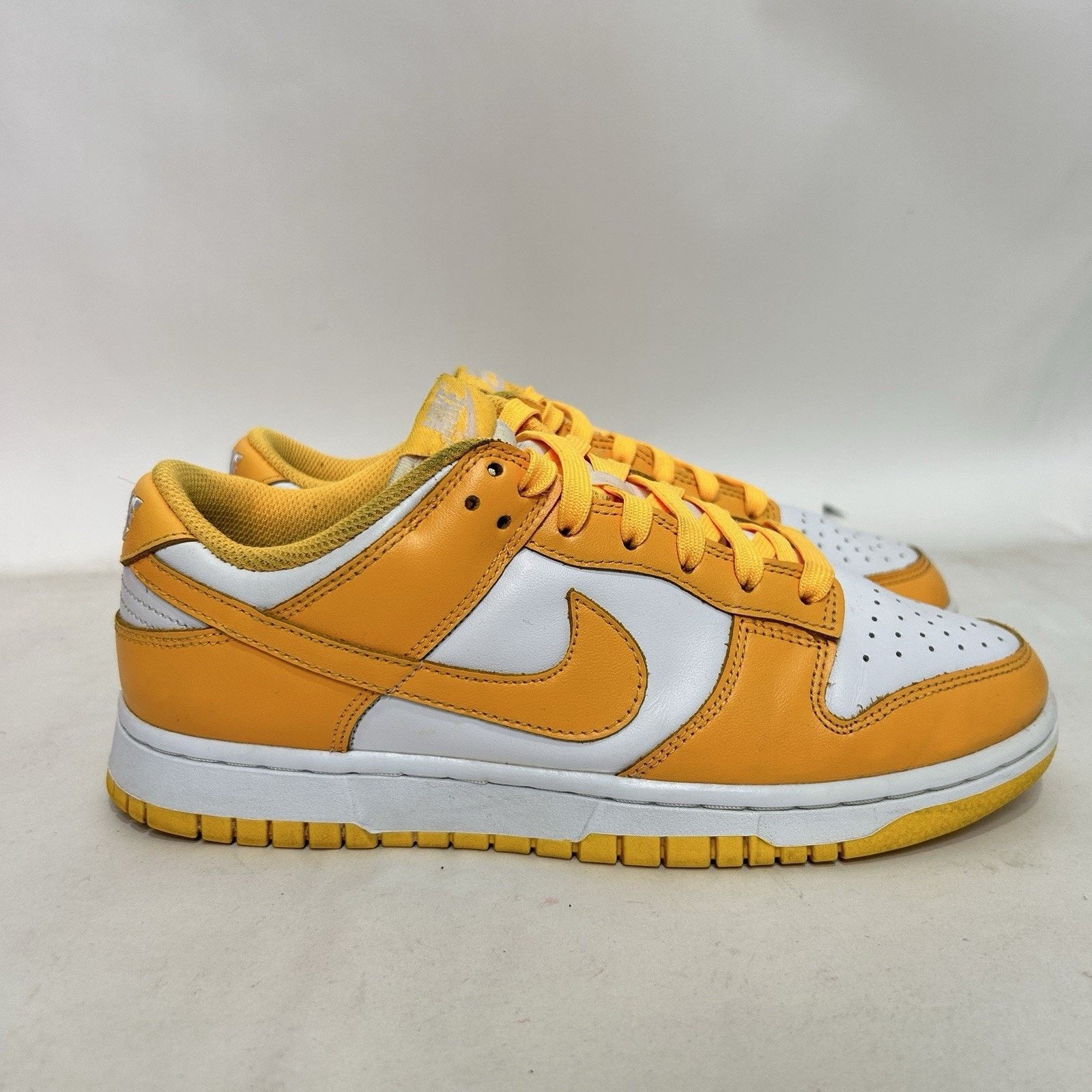 Nike Nike Dunk Low WMNS “Laser Orange” Size US 8 / IT 38 - 4 Thumbnail