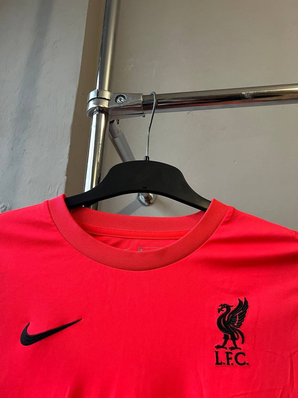 Nike 2020/21 LIVERPOOL TRAINING SOCCER JERSEY FOOTBALL SHIRT SZ M Size US M / EU 48-50 / 2 - 7 Thumbnail