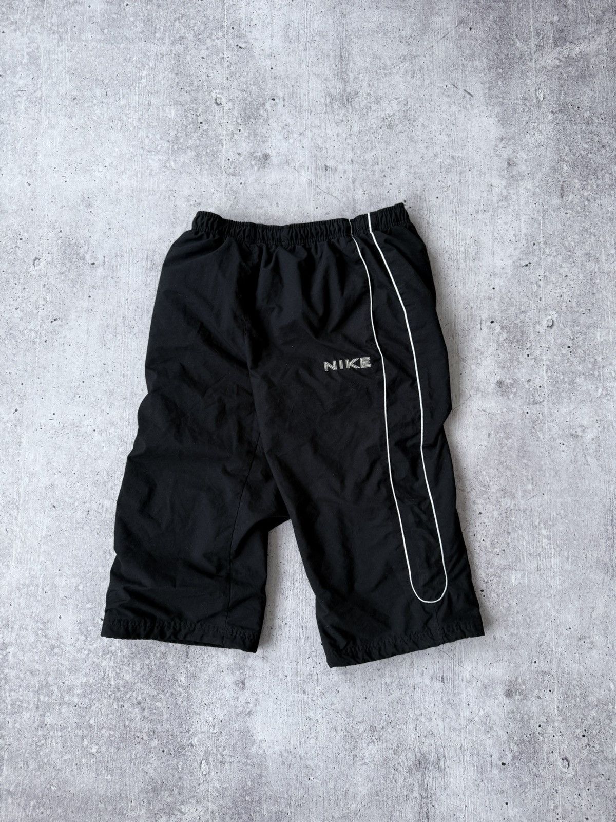 Nike × Vintage Nike Vintage Y2K Black Shorts 00s Size US 33 - 2 Thumbnail