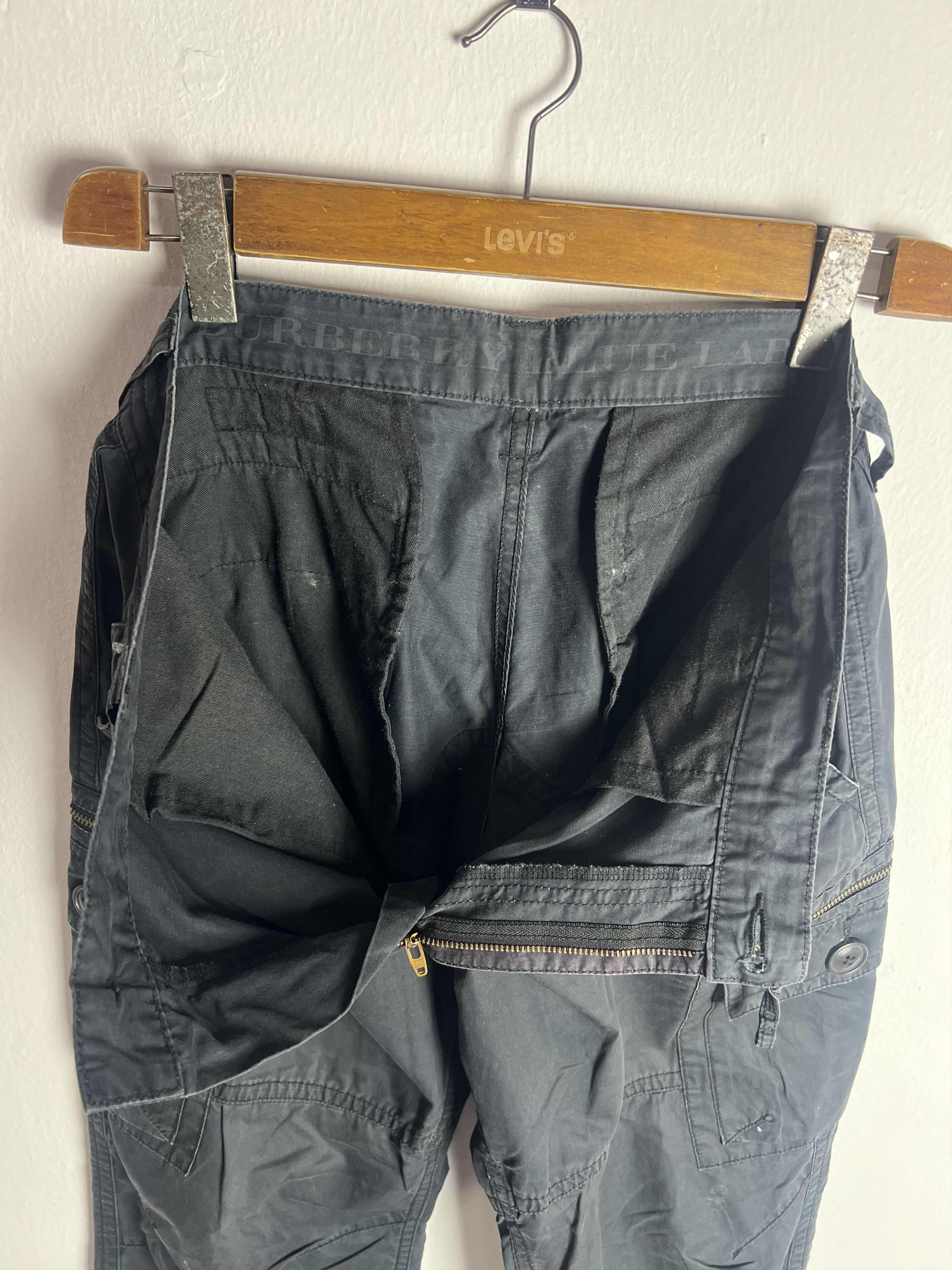 Burberry BURBERRY BLUE LABEL MULTIPOCKET CARGO PANT Size US 34 / EU 50 - 20 Thumbnail