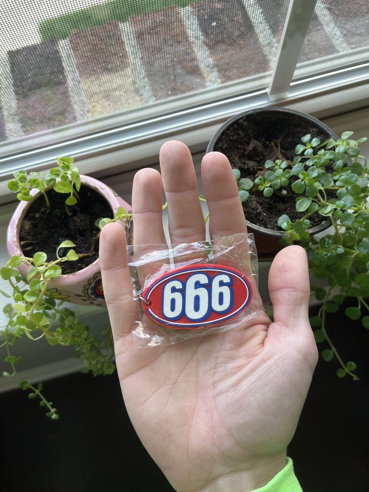 Supreme Supreme 666 keychain Size ONE SIZE - 2 Thumbnail