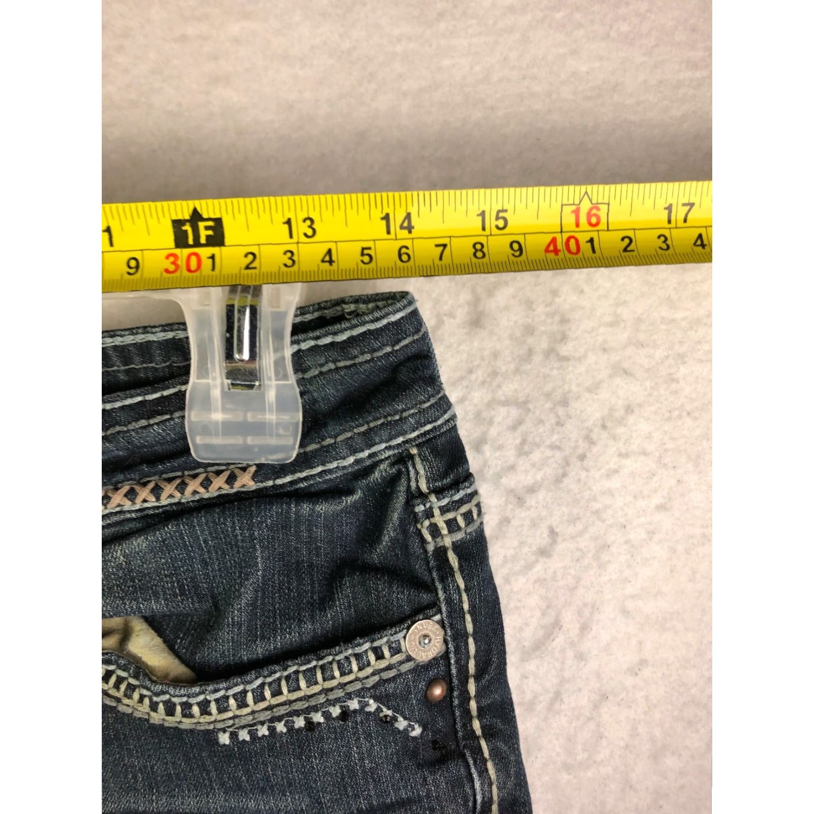 Vintage HYDRAULIC Mid Rise Boyfriend Juniors Size 2 28" Waist Dark Wash Blue Denim Shorts Women/ Girls Size 28" / US 6 / IT 42 - 3 Thumbnail