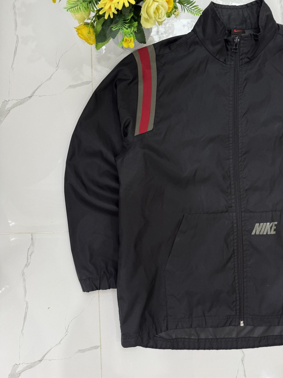 Nike 90’s NIKE RARE BIG LOGO RETRO Y2K ZIP SWOOSH NYLON JACKET Size US L / EU 52-54 / 3 - 2 Thumbnail