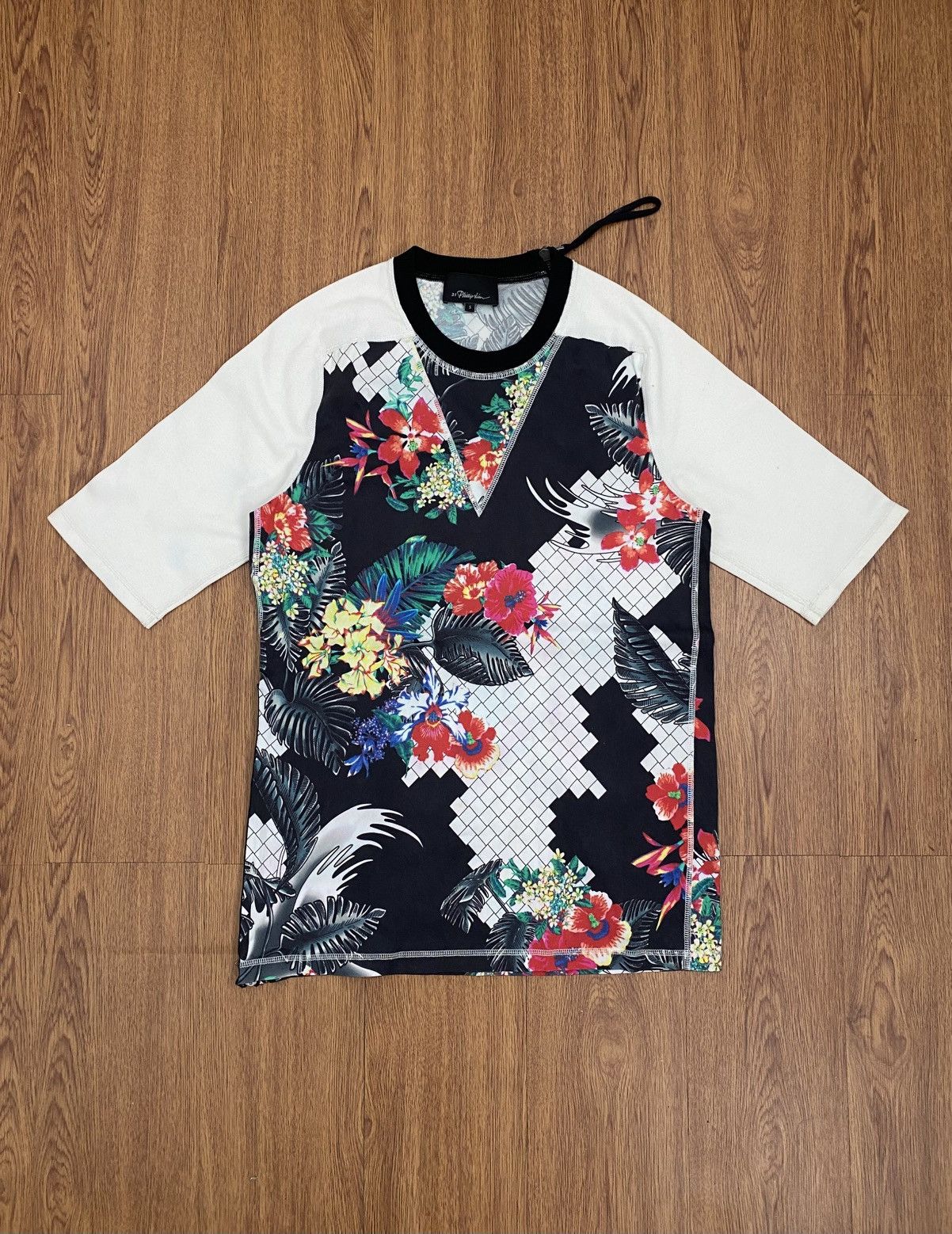 3.1 Phillip Lim 3.1 Phillip Lim flower zip t-shirt Size US S / EU 44-46 / 1 - 1 Thumbnail