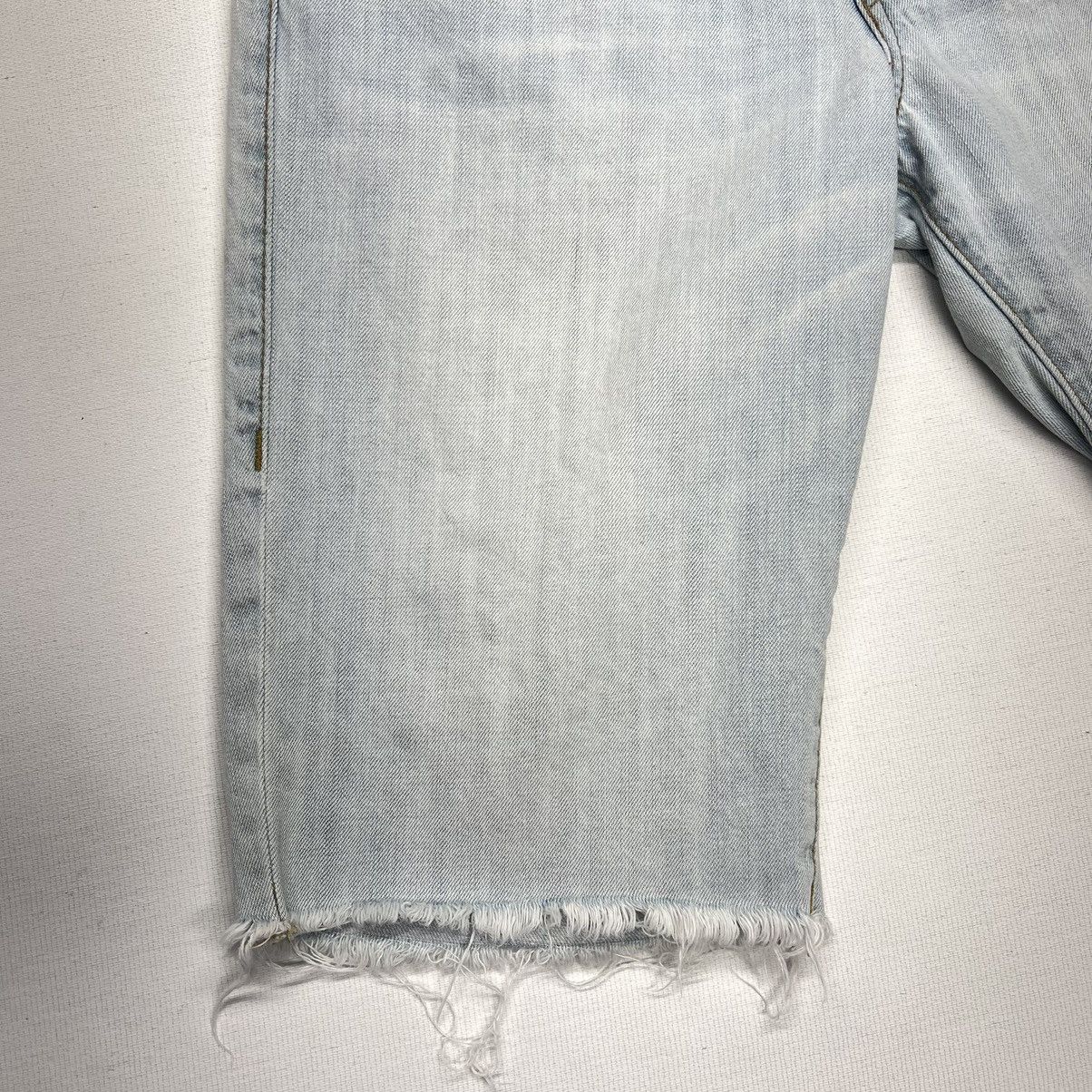 True Religion True Religion Jean Shorts Ricky Relaxed Straight Pocket Flap Size US 32 / EU 48 - 3 Thumbnail