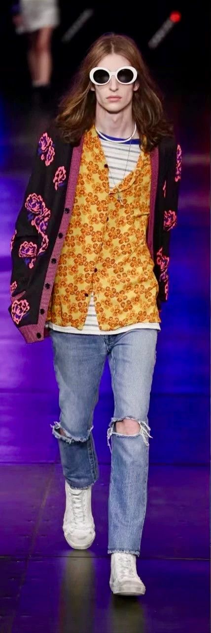 Saint Laurent Paris 16ss show jeans with holes in them jea
