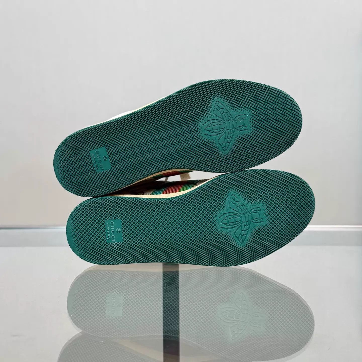 Gucci Gucci Screener GG Enamel White Green Vintage 37 99 Size US 6.5 / IT 36.5 - 7 Thumbnail