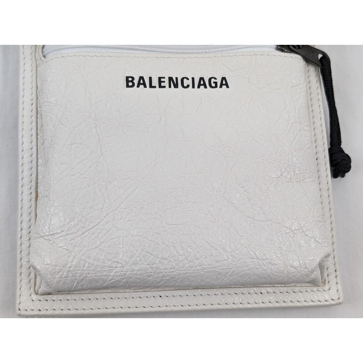 Balenciaga o1rshd1 Size: OS / Arena Lamb Dr Explorer Pouch Strap White Size ONE SIZE - 5 Thumbnail
