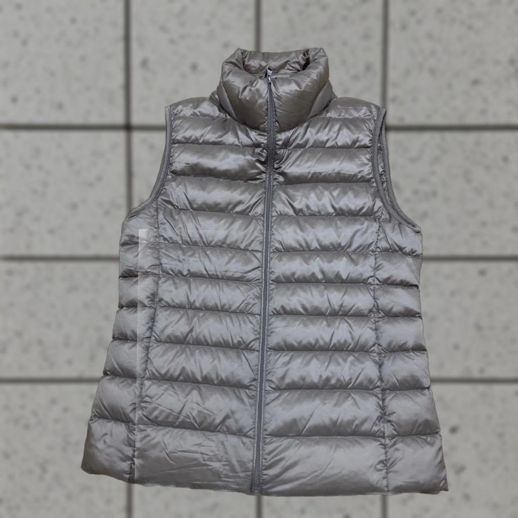 Uniqlo VINTAGE Uniqlo Down Puffer Vest Women S Quilted UL Light Compact Packable Money Size S / US 4 / IT 40 - 1 Thumbnail