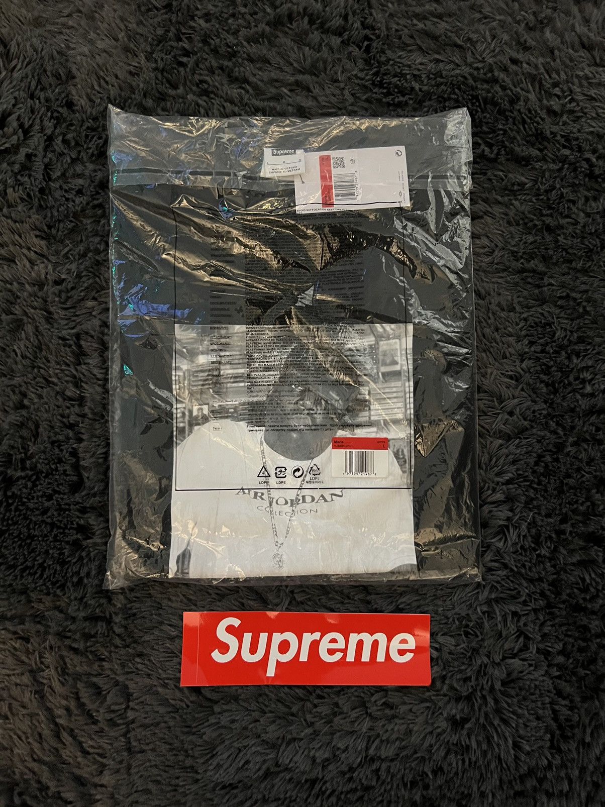 Jordan Brand × Supreme Biggie Tee Size US L / EU 52-54 / 3 - 1 Thumbnail