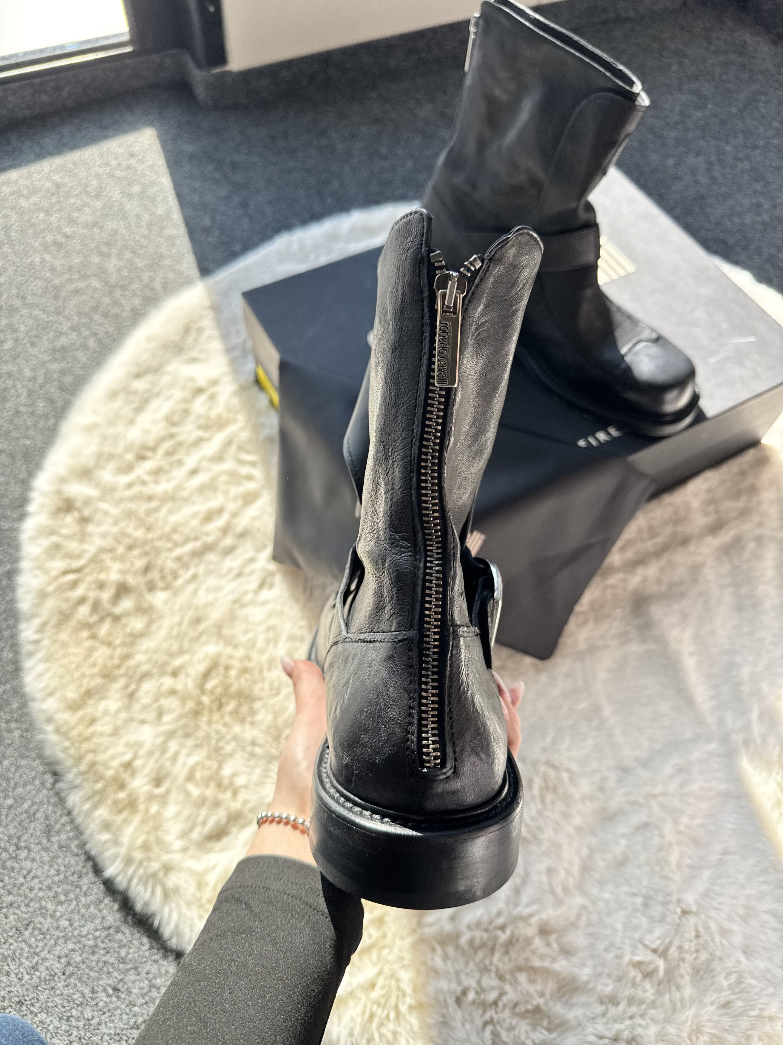 Roberto Cavalli Roberto Cavalli Combact Black Leather ankle cowboy boots 42 Size US 9 / EU 42 - 7 Thumbnail