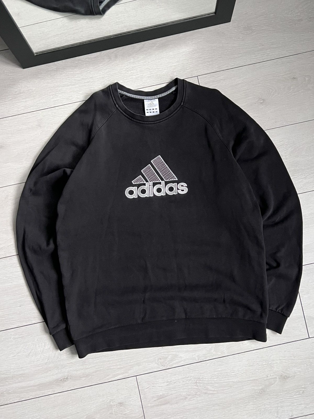 Adidas Vintage Adidas Big Logo Sweatshirt Size US L / EU 52-54 / 3 - 1 Thumbnail