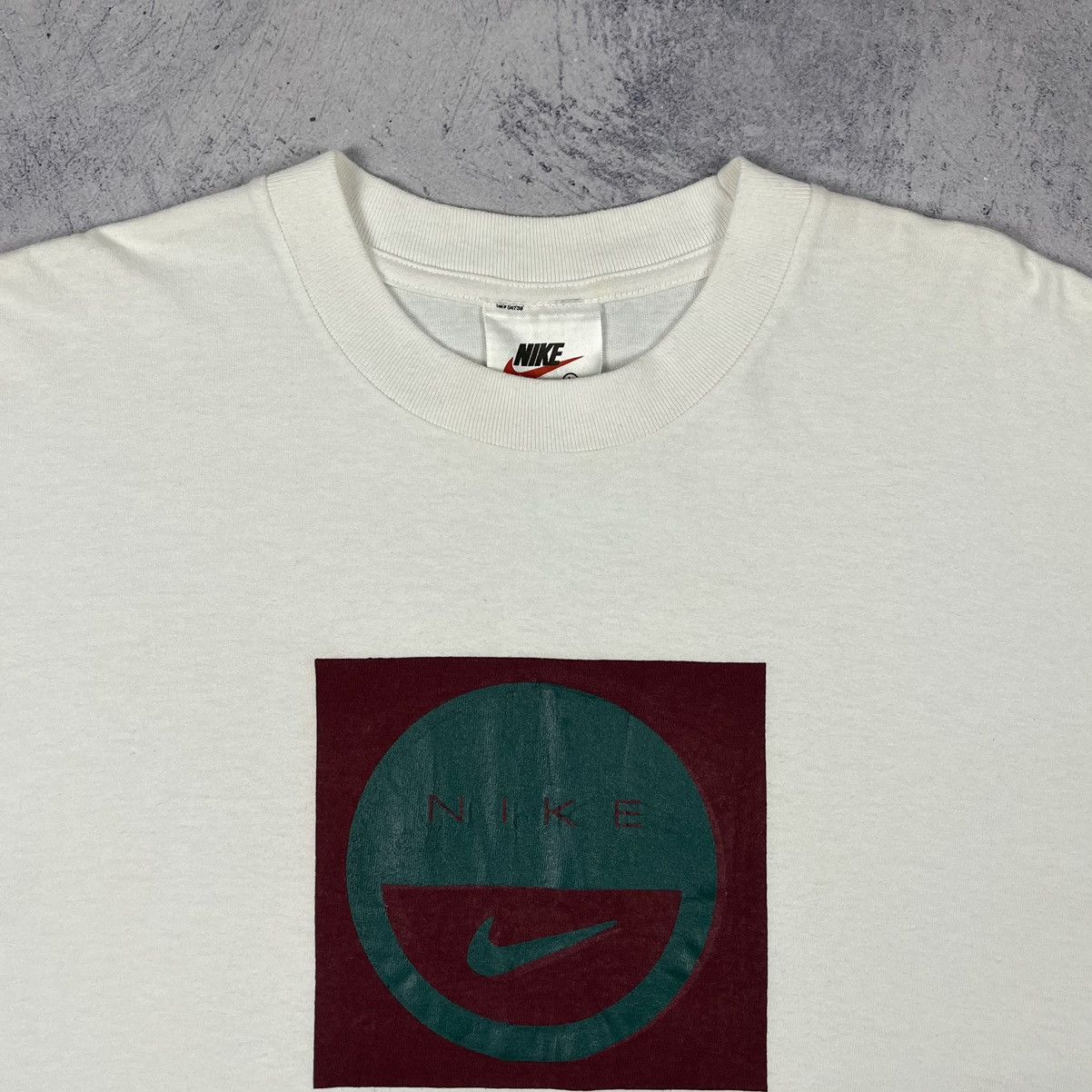 Nike Vintage Nike y2k smile big logo T Shirt 90’s Size US L / EU 52-54 / 3 - 3 Thumbnail