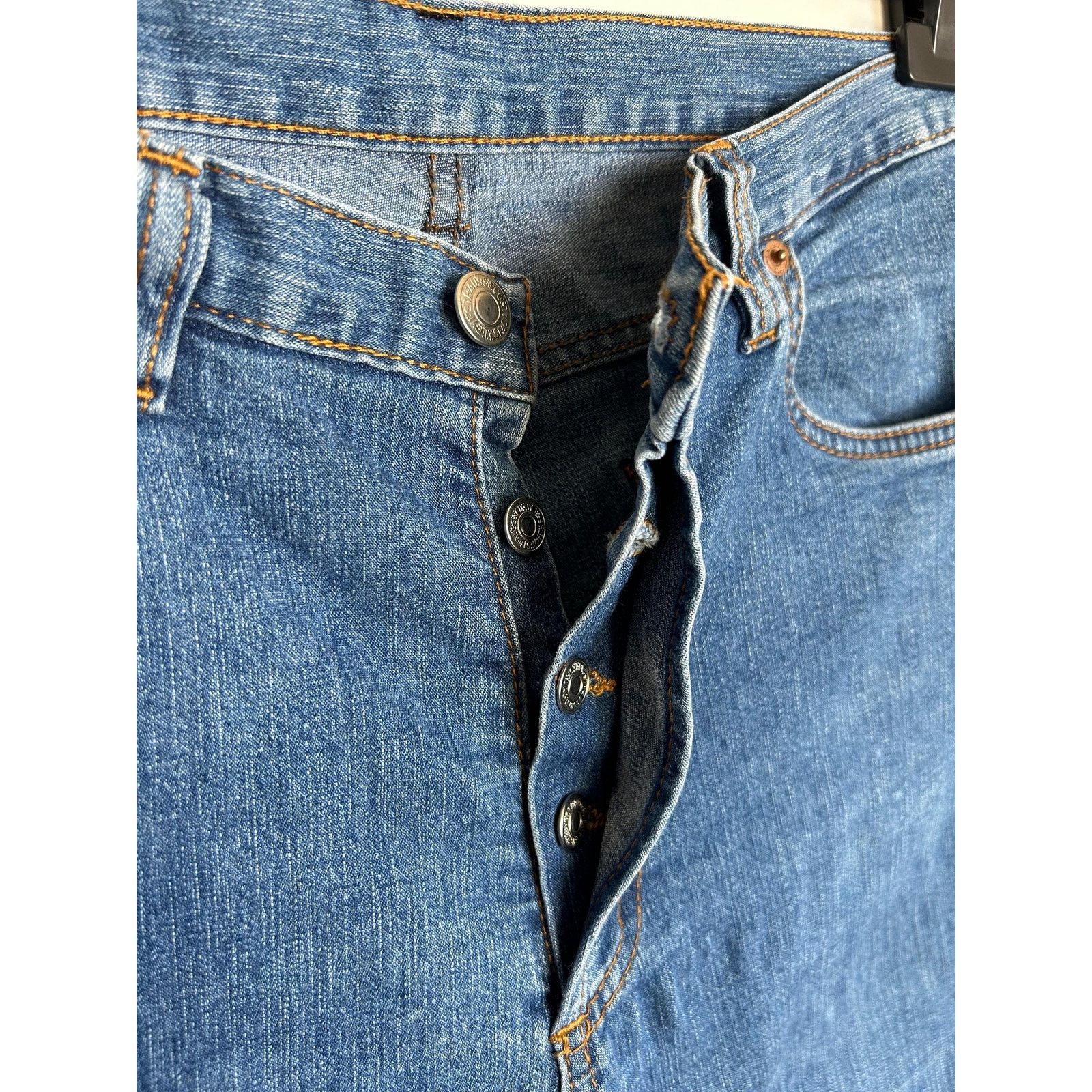 Levi's Levi's 501 Jeans W32L34 USA 1996 Light Wash Button Fly Denim Size US 32 / EU 48 - 9 Thumbnail