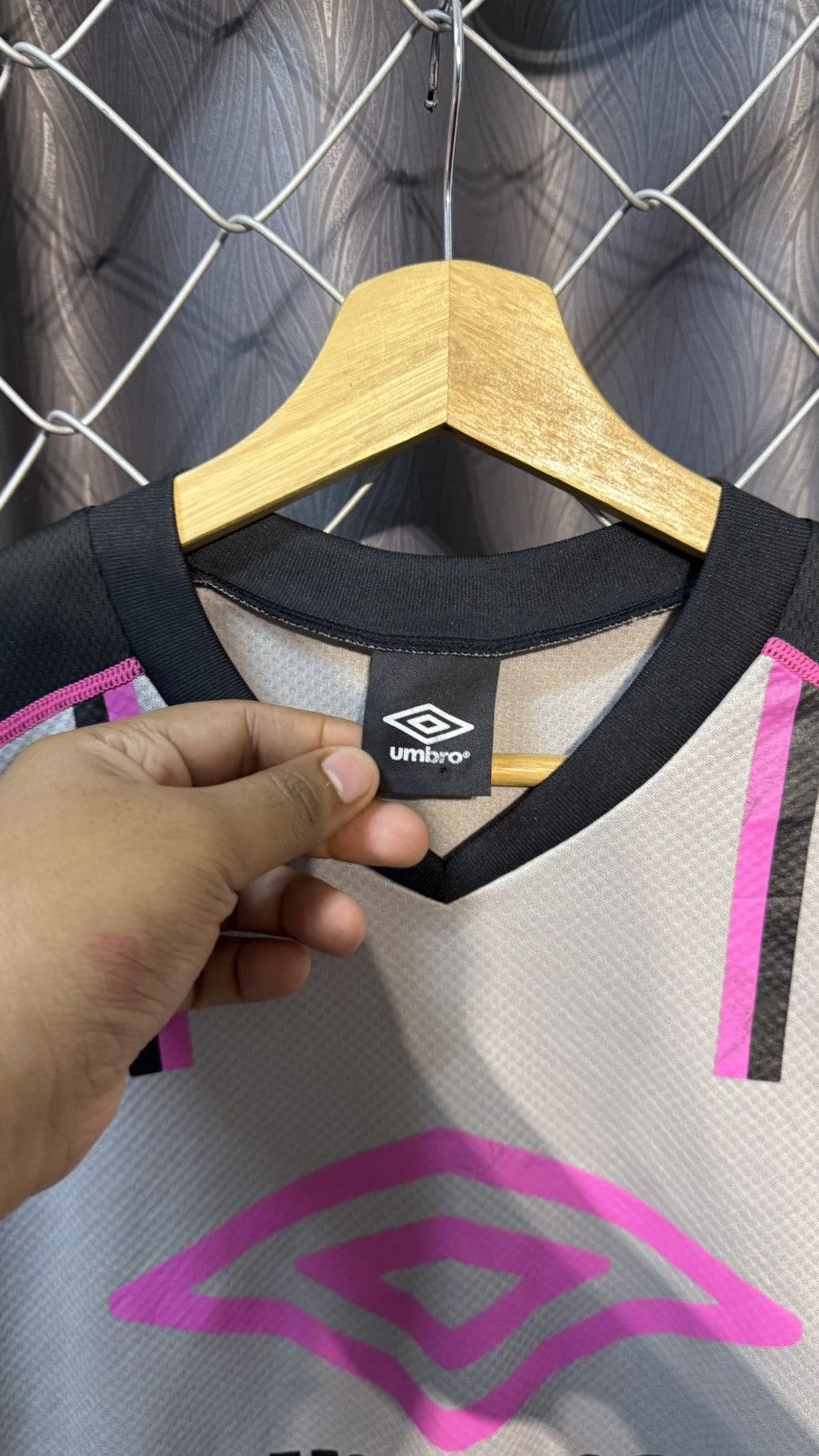Umbro UMBRO JASPO GREY PINK JERSEY GRAPHIC Size US M / EU 48-50 / 2 - 5 Thumbnail