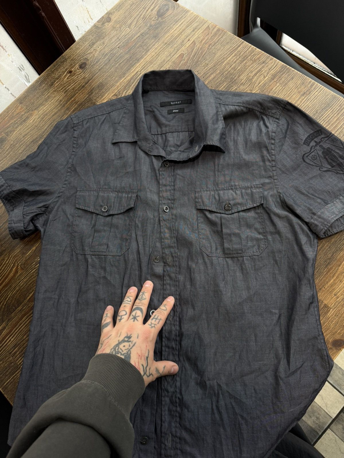 Gucci Gucci Logo short sleeve shirt S-M Size US M / EU 48-50 / 2 - 9 Thumbnail