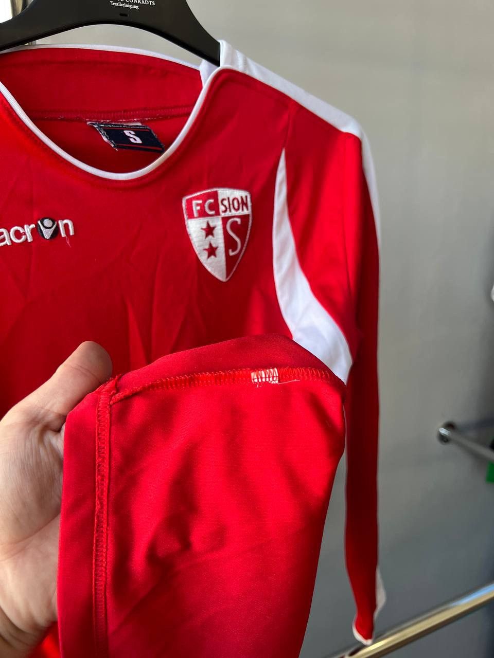 Macron 2007/08 FC SION #16 AWAY SOCCER JERSEY FOOTBALL SHIRT SIZE S Size US S / EU 44-46 / 1 - 12 Thumbnail