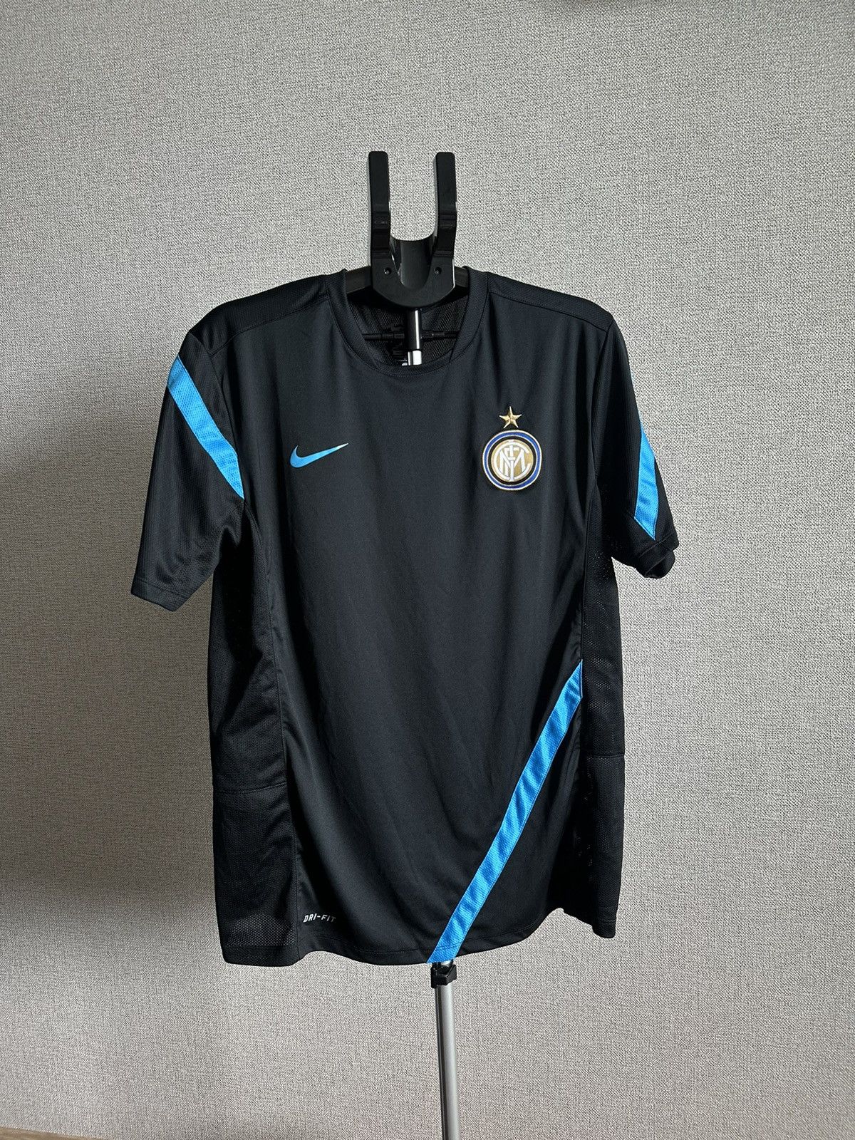 Nike 2010/11 Nike Internazionale Vintage Training Jersey Size US L / EU 52-54 / 3 - 1 Thumbnail