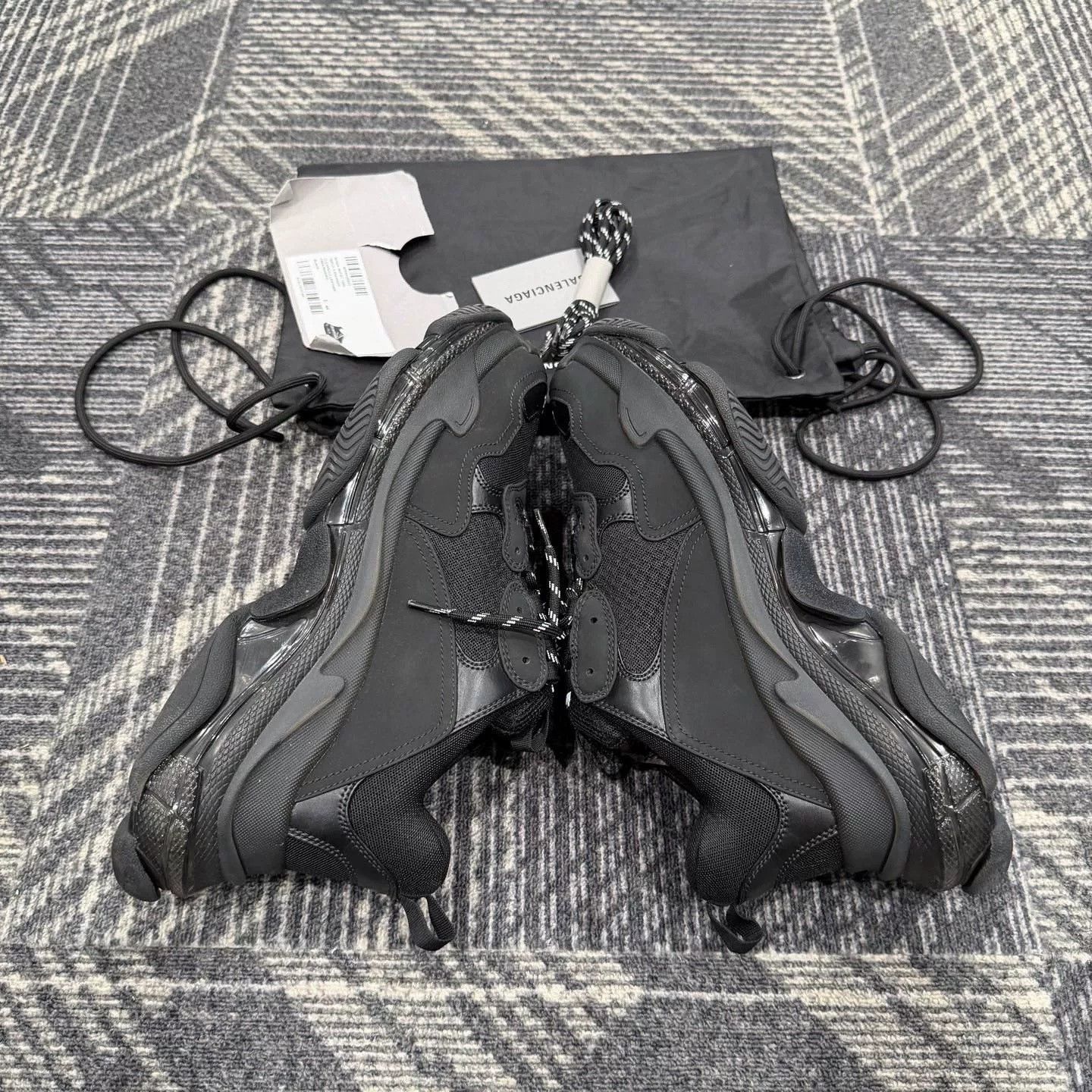 Balenciaga Balenciaga Triple S Low-Top Sneakers 44 Size US 5 / EU 37 - 4 Thumbnail