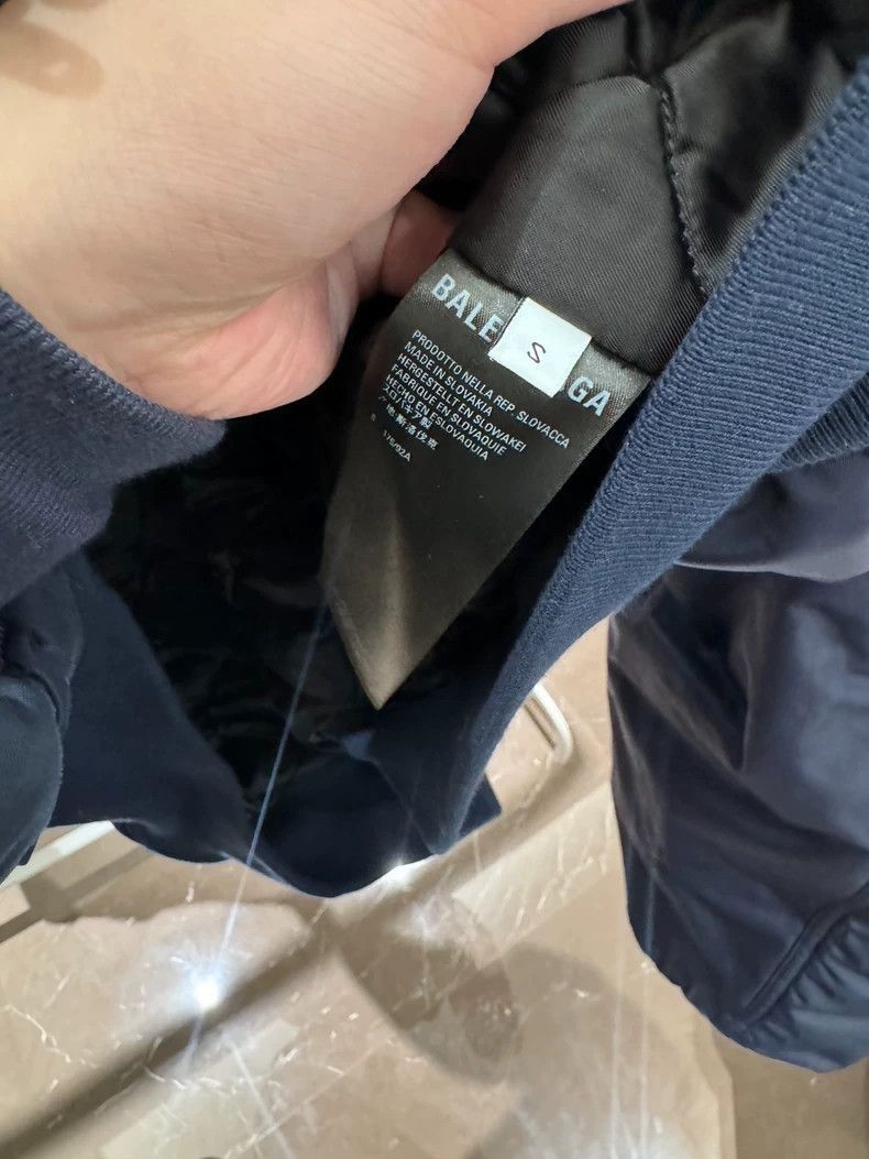 Balenciaga Balenciaga Bomber Jacket in Navy Color Size US S / EU 44-46 / 1 - 4 Thumbnail