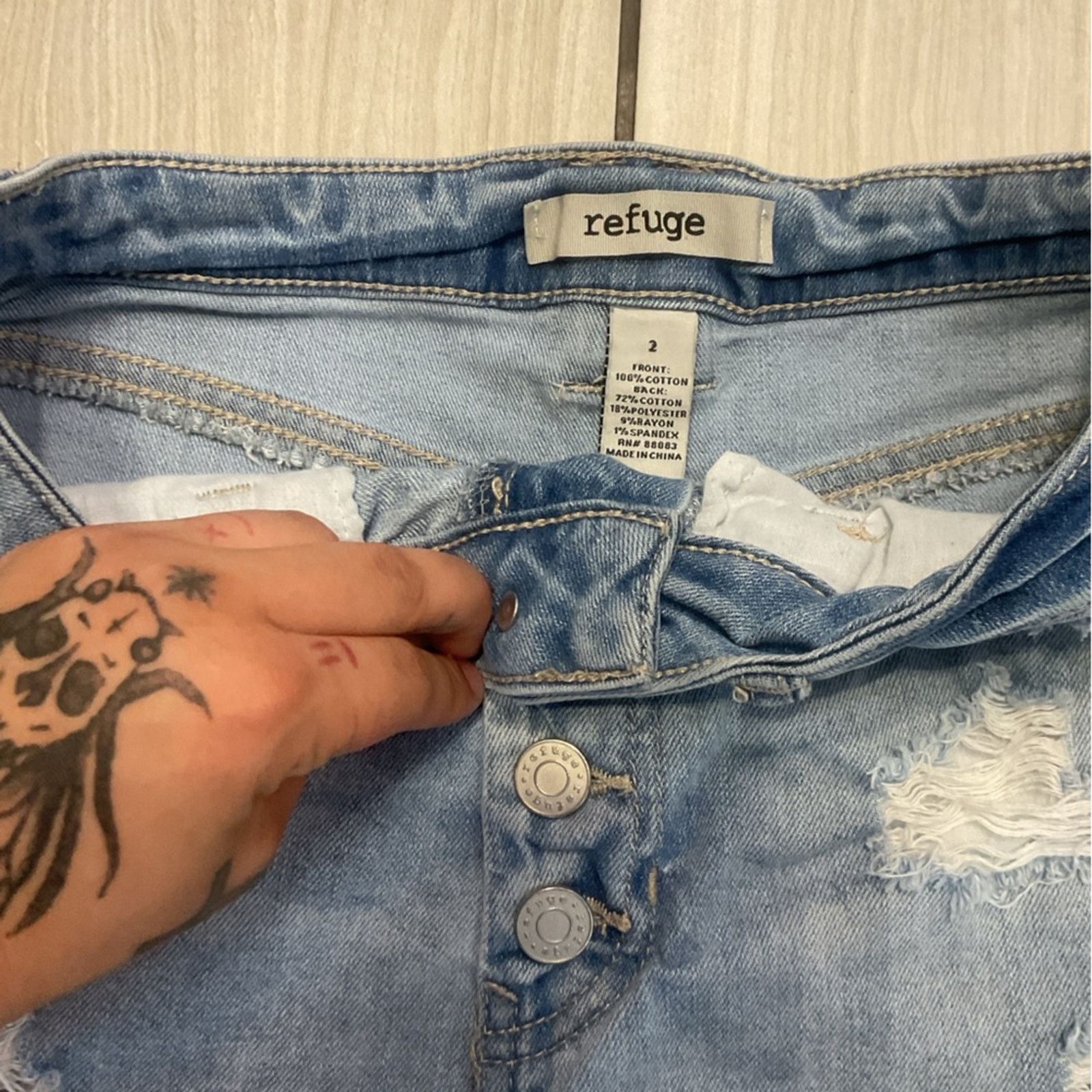 & Other Stories Refuge High Rise Button-Up Jean Shorts Size 26" / US 2 / IT 38 - 3 Thumbnail