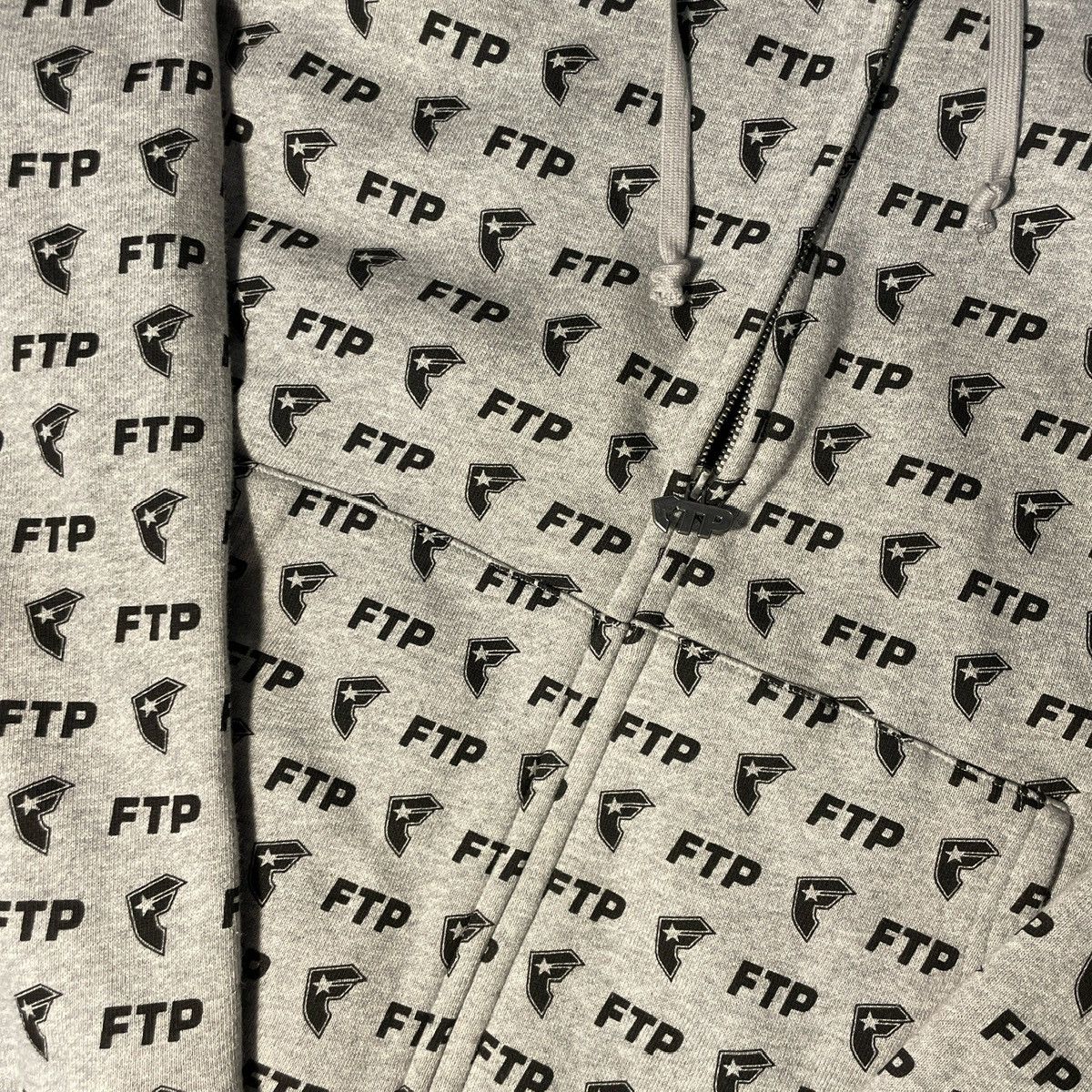 Famous Stars And Straps × Fuck The Population FTP x FAMOUS STAR “ALL OVER PRINT” HOODIE Size US L / EU 52-54 / 3 - 4 Thumbnail