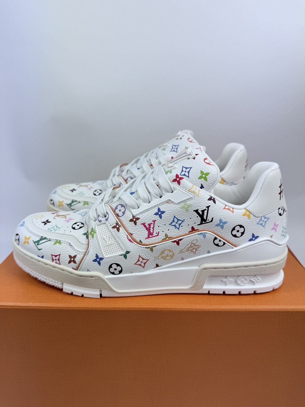 Louis Vuitton × Takashi Murakami MULTI COLOUR MONOGRAM PRINT SNEAKERS Size US 9 / EU 42 - 2 Thumbnail