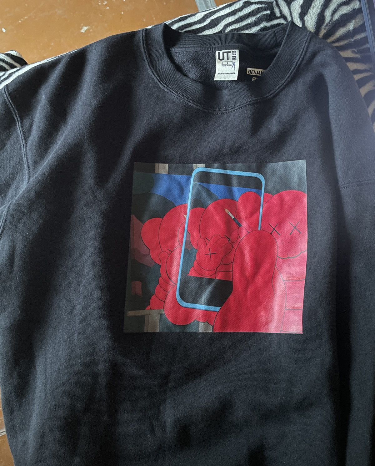 Andy Warhol × Kaws × Uniqlo Uniqlo x Kaws x Warhol Black/Red Sweatshirt US S = ASIA M Size US S / EU 44-46 / 1 - 15 Thumbnail