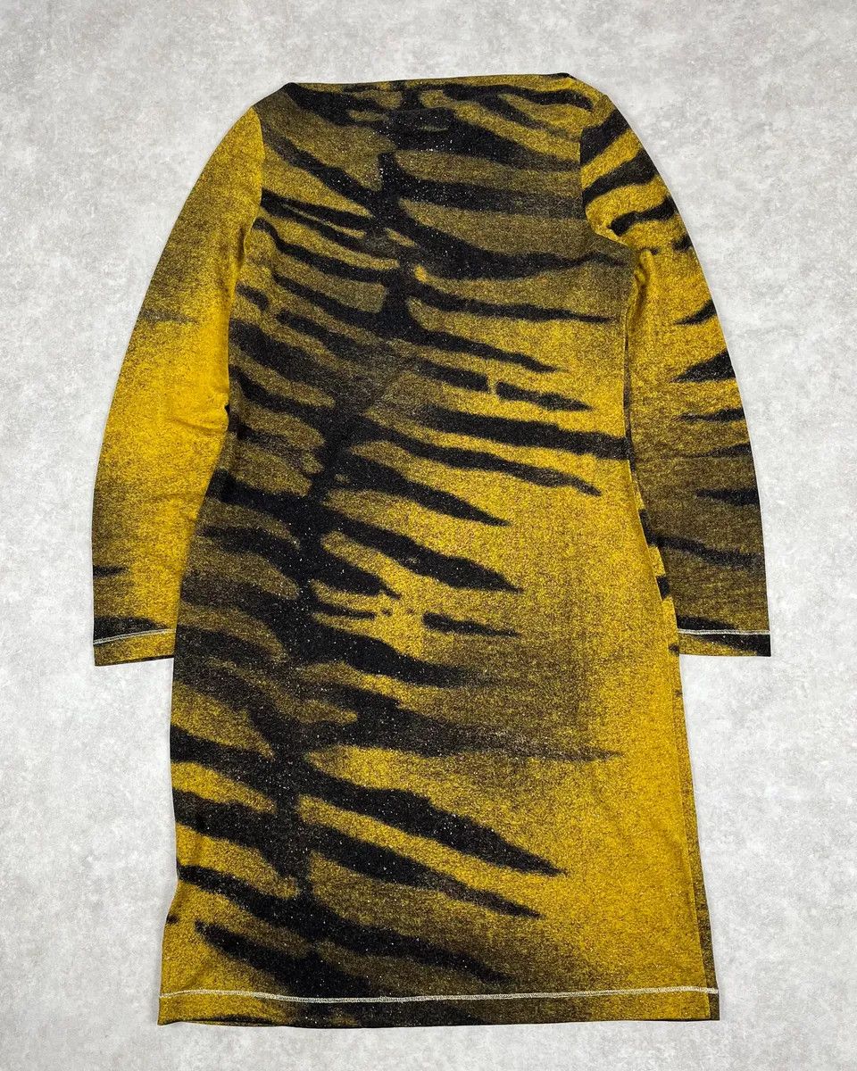 Roberto Cavalli FW2000 Roberto Cavalli Savage Tiger Dress Size M / US 6-8 / IT 42-44 - 3 Thumbnail