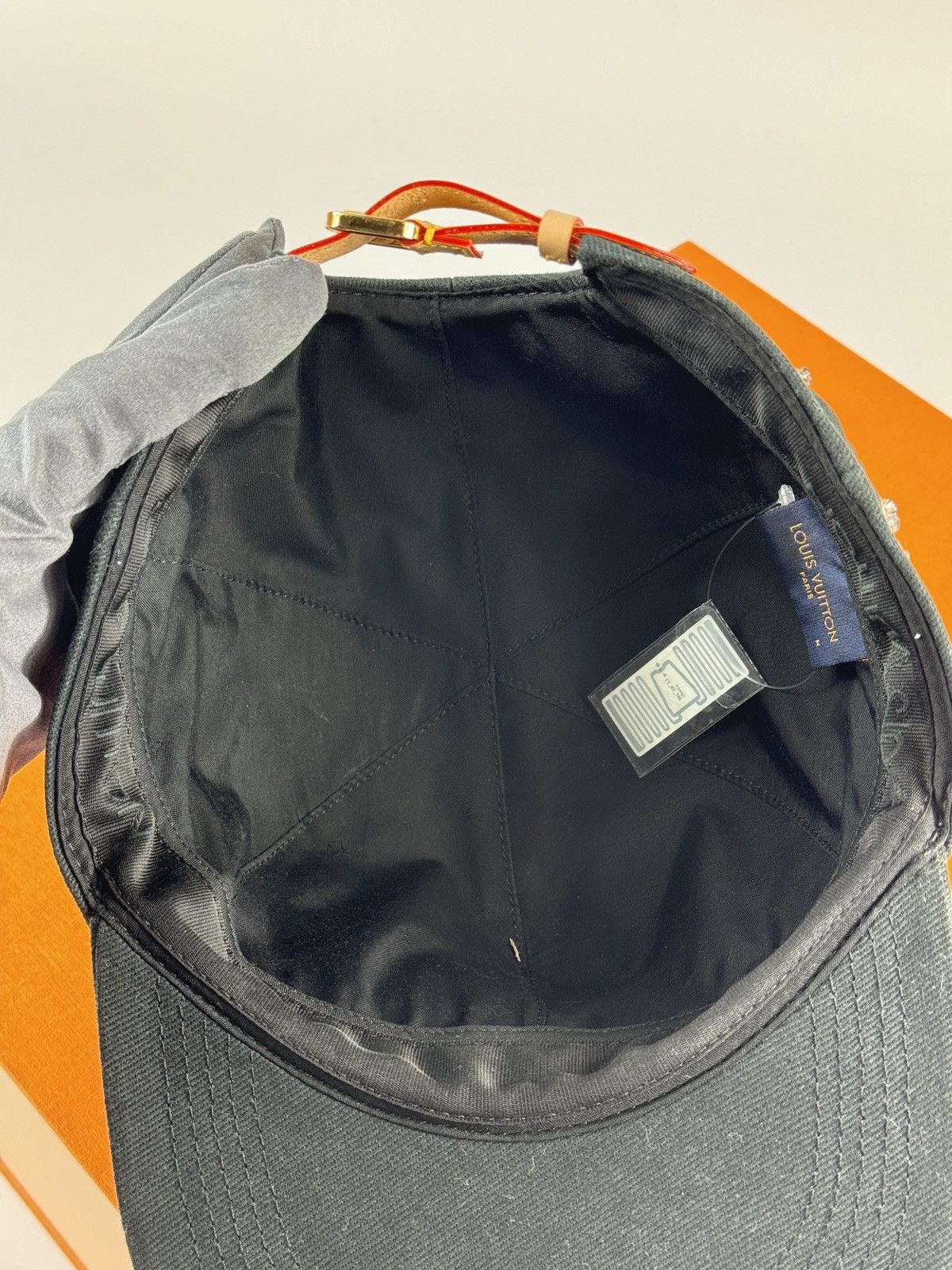 Louis Vuitton SS22 CRYSTAL DETAIL CAP M RARE Size ONE SIZE - 10 Thumbnail