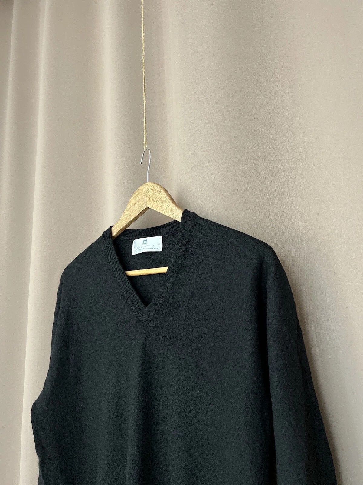 Ballantyne Ballantyne Wool V-Neck Sweater Womens Size 50 or M/L Size US M / EU 48-50 / 2 - 4 Thumbnail