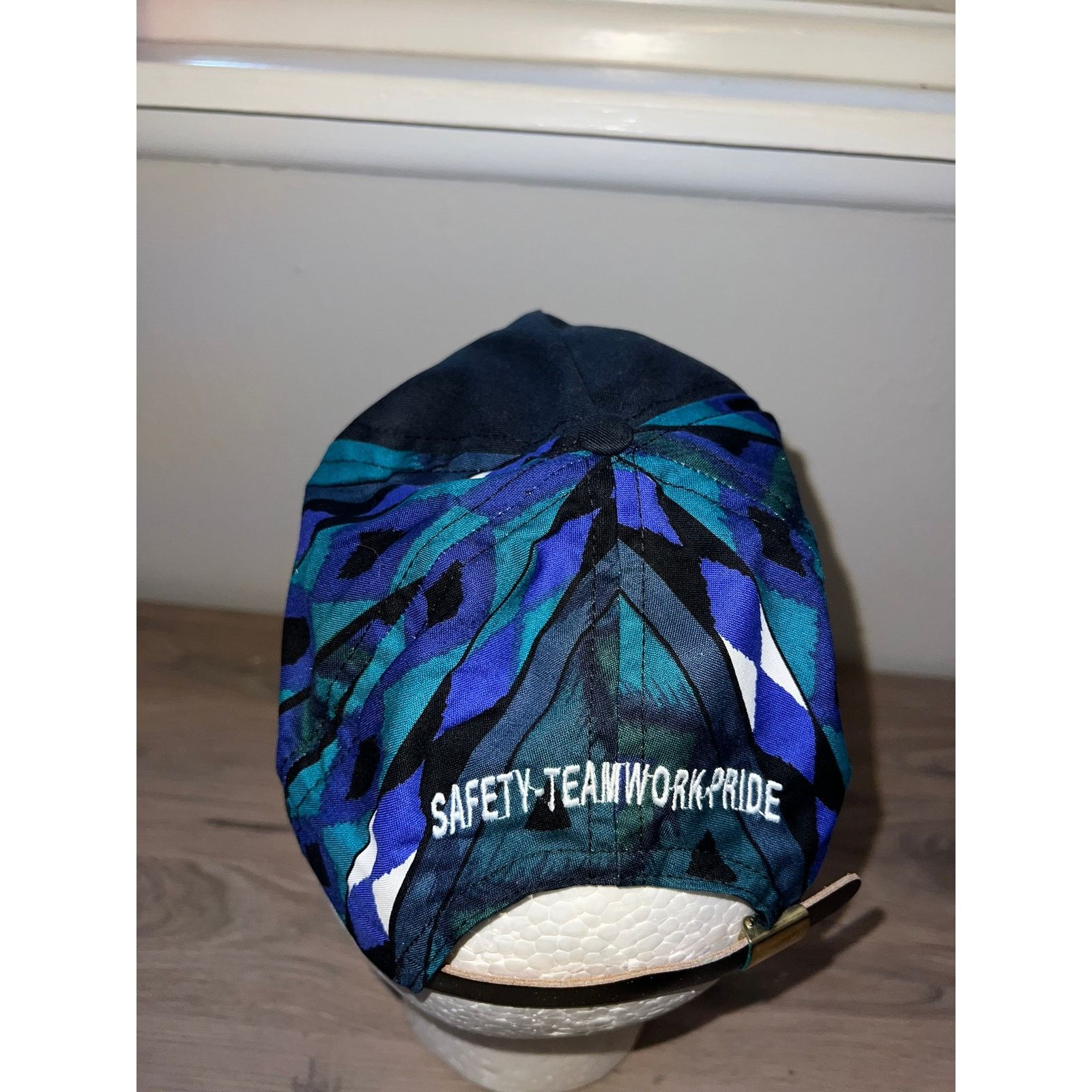 Vintage Vintage Ken Caryl Glass The Innovators Blue Hat Design VTG Size ONE SIZE - 5 Thumbnail