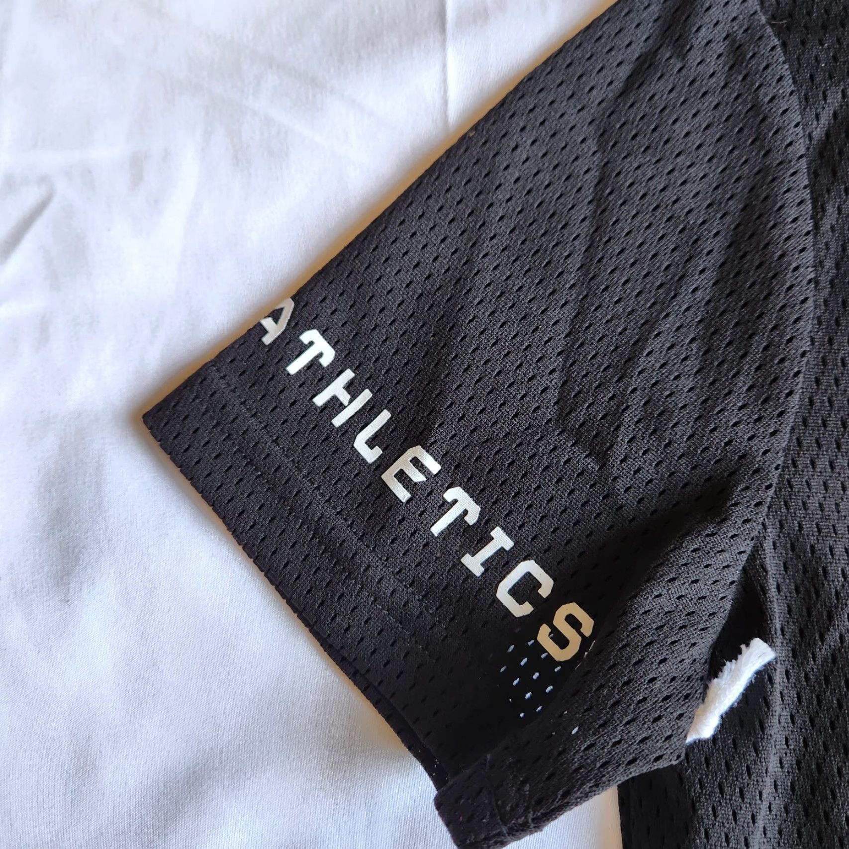 Vintage American Fighter XS Black Crop Top Women's Little Things Premium Cropped Tee Breathable Lightweight Short Sleeve Knit Polyester Crew Neck T-Shirt Size XS / US 0-2 / IT 36-38 - 6 Thumbnail