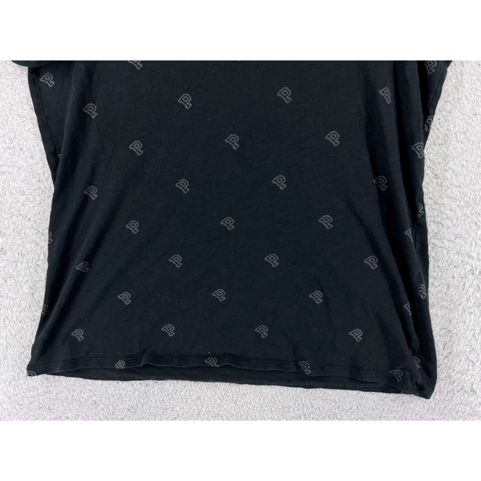 Victoria's Secret Victoria's Secret Shirt Womens Medium Black Short Sleeve V-Neck All Over Print Shirt Size M / US 6-8 / IT 42-44 - 5 Thumbnail