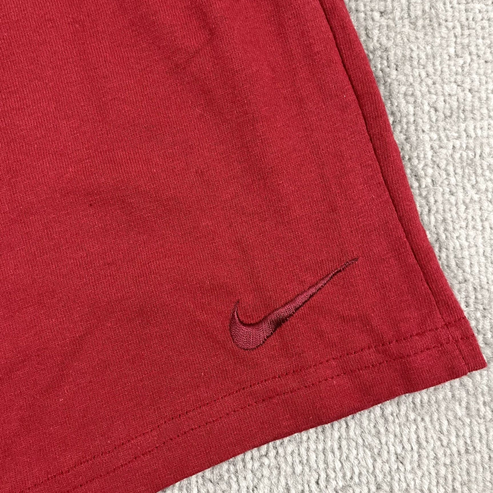 Nike VINTAGE Nike Sweat Shorts Men XL 8" Inseam Red Swoosh 90s Athletic Lightweight Summer Size US 36 / EU 52 - 2 Thumbnail