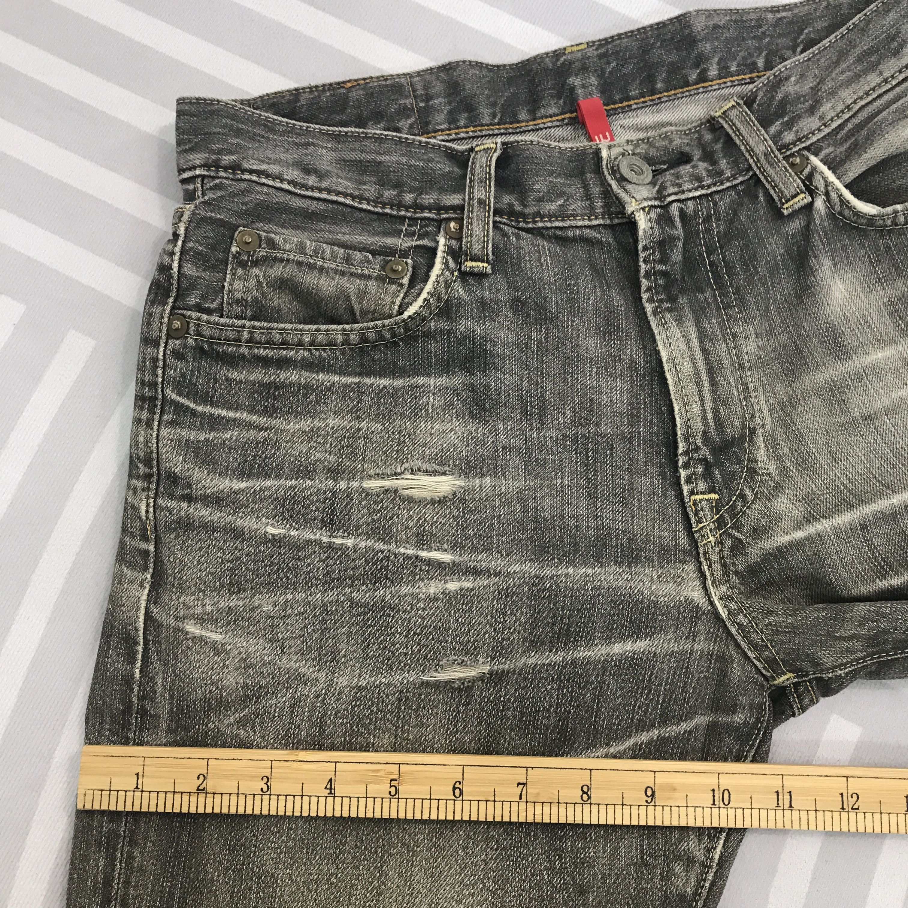 Uniqlo × Vintage Vintage uniqlo Black denim distressed jeans pants Size US 29 - 9 Thumbnail