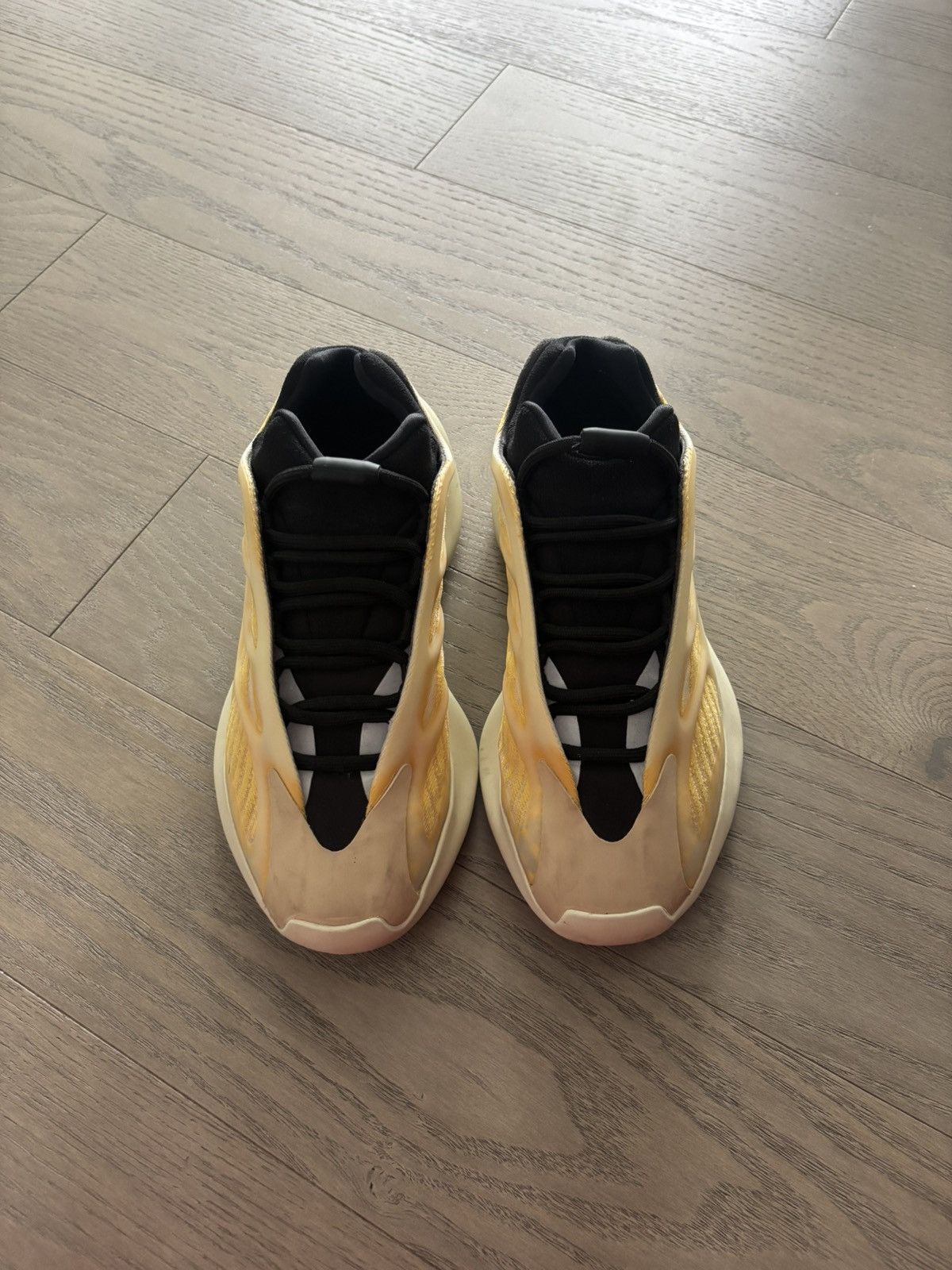 Yeezy 2022 Adidas Yeezy 700 V3 'Mono Safflower Size US 6 / EU 39 - 1 Thumbnail
