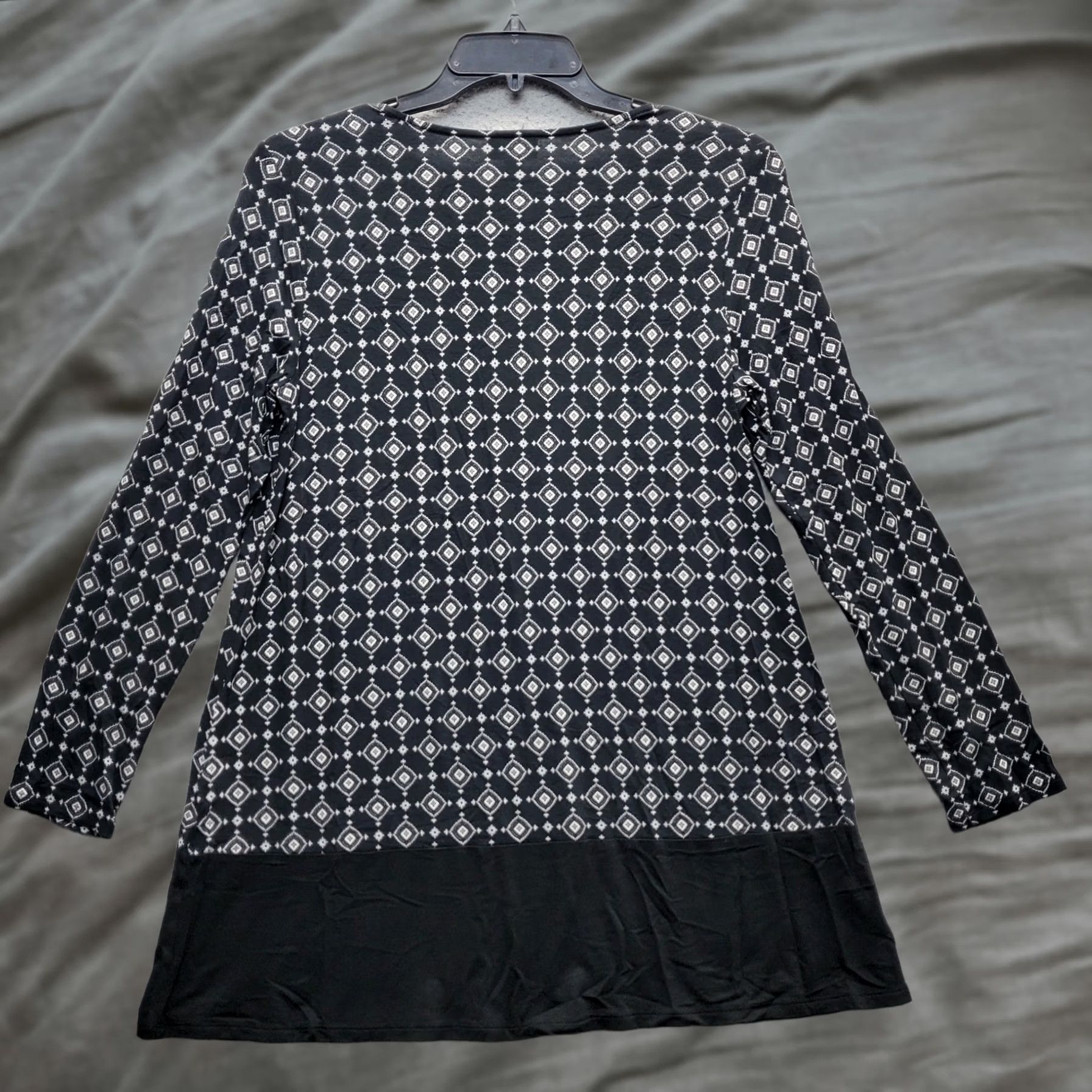 J. Jill J. Jill Wearever Collection Tunic Top Womens M Multicolor Geometric Stretch Pullover Shirt Womens M Geometric Tunic Size M / US 6-8 / IT 42-44 - 1 Thumbnail
