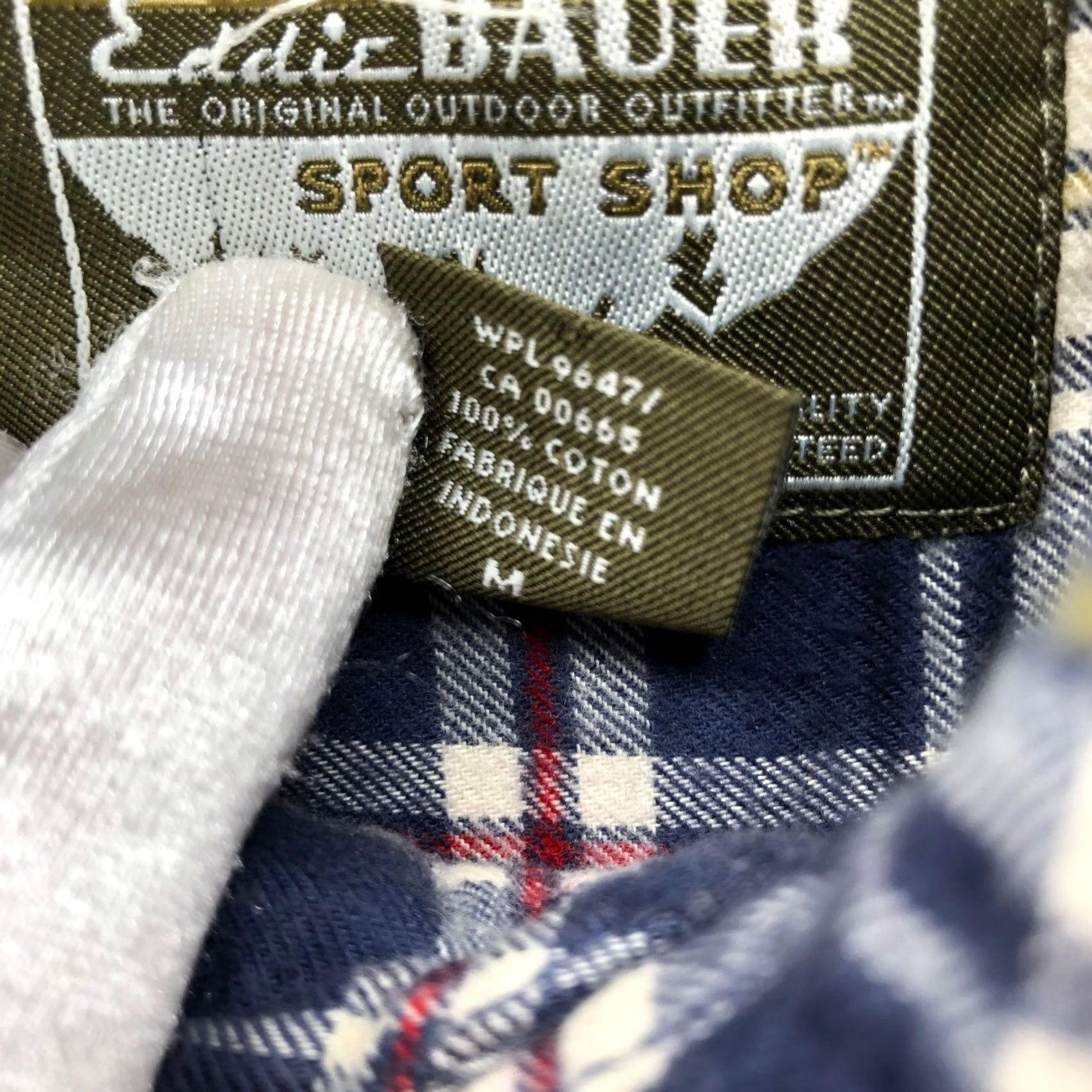 Eddie Bauer VINTAGE? No. Eddie Bauer Flannel Shirt Mens M Blue Plaid Relaxed Fit Utility Pockets Size US M / EU 48-50 / 2 - 6 Thumbnail