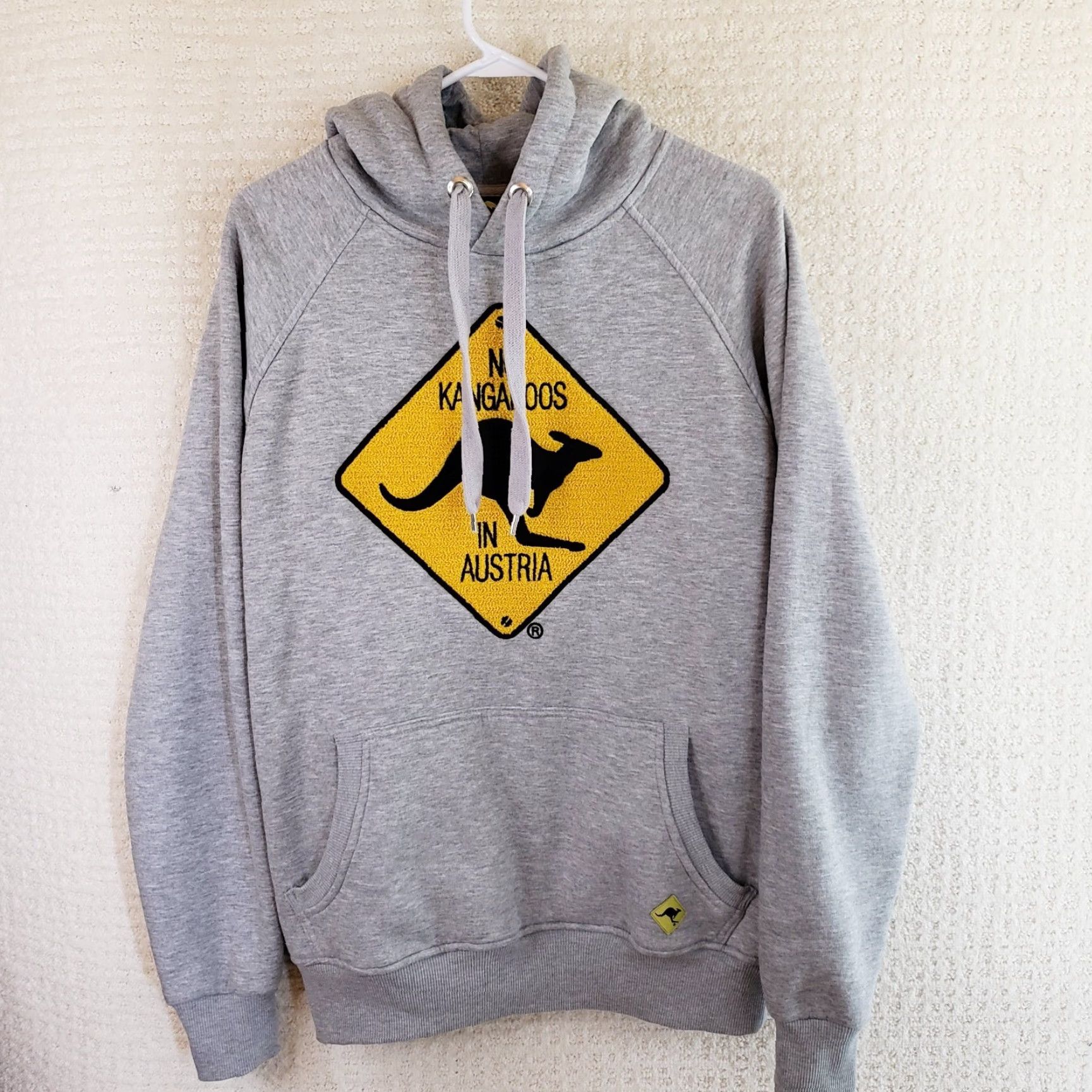 KangaROOS Kangaroo Brand No Kangaroo In Austria Hoodie UNISEX Gray L Embroidered Logo Pullover Mens Womens Size L / US 10 / IT 46 - 2 Thumbnail
