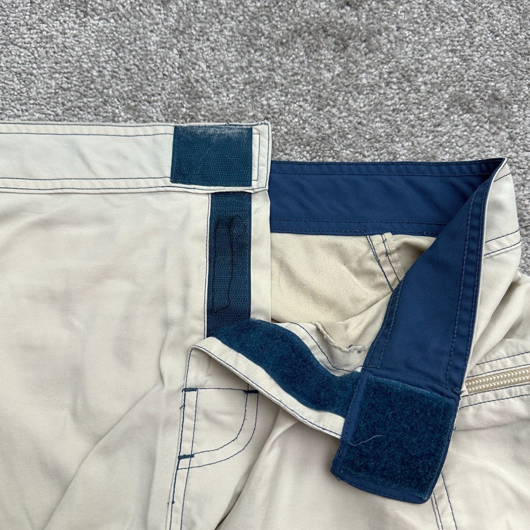 Old Navy VINTAGE Old Navy Cargo Board Shorts Mens S Beige 100% Nylon Swim Water Breathable Pockets Elastic Waist Beach 90s Mens Size US 29 - 3 Thumbnail
