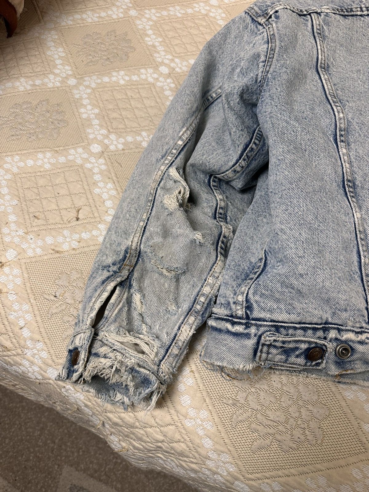Levi's 🔥 Levis Vintage Trashed Distressed Sherpa Trucker Jacket Size US L / EU 52-54 / 3 - 9 Thumbnail