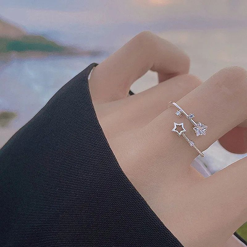 Jewelry × Vintage Hollow Five-pointed Star Rings Women Size ONE SIZE - 2 Thumbnail