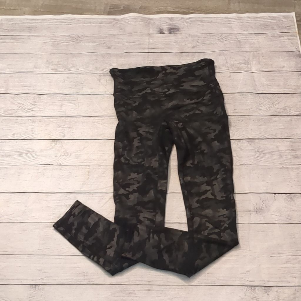 Spanx Spanx camo leggings size medium Size 26" / US 2 / IT 38 - 1 Thumbnail