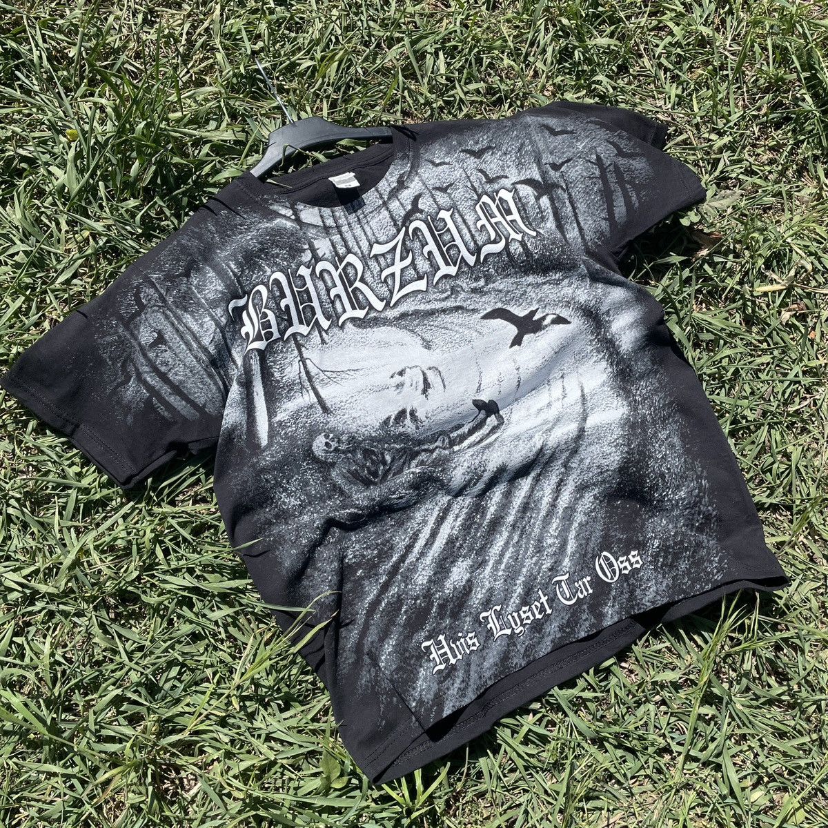 Band Tees BURZUM Hvis lyset tar oss 1994 Vintage Overprint T Shirt Size US M / EU 48-50 / 2 - 1 Thumbnail